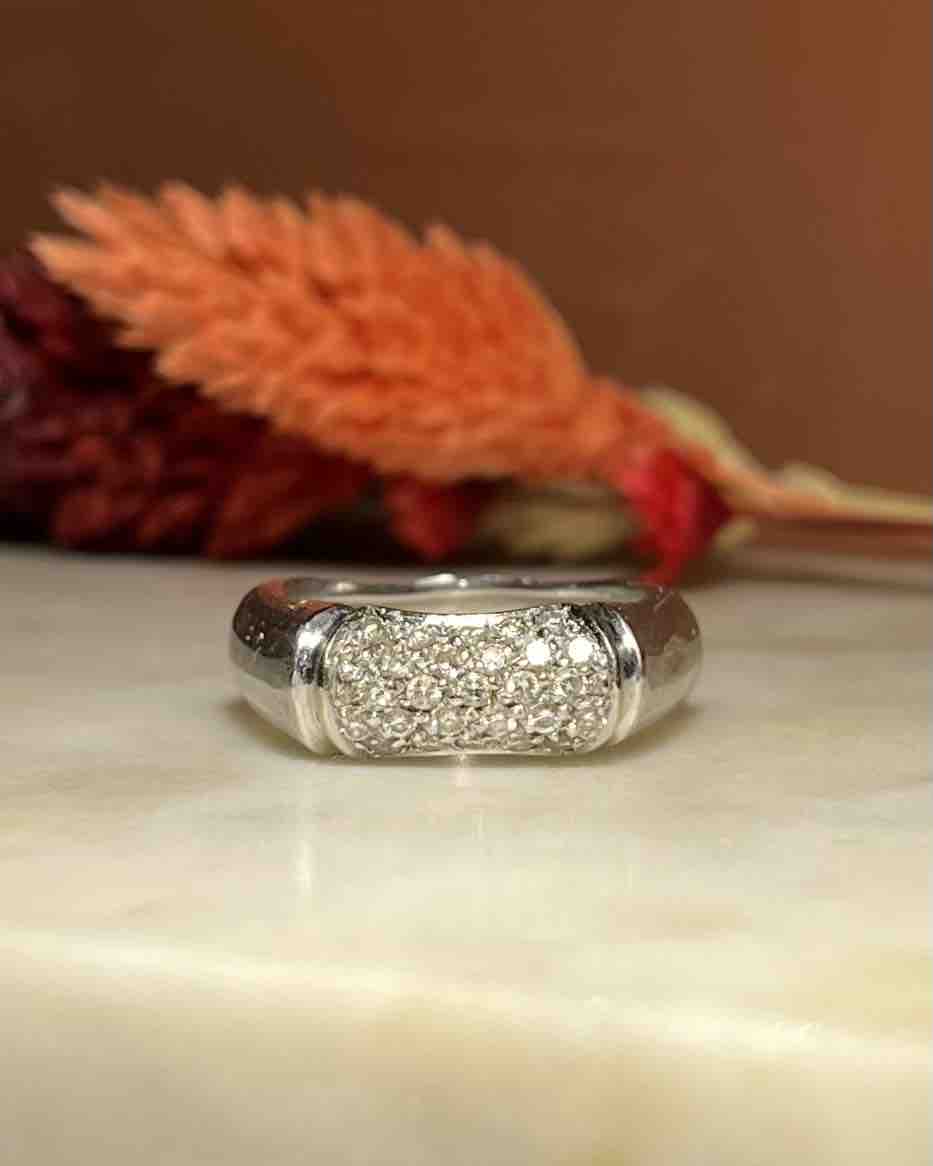 Anillo brazalete &quot;Lisa&quot; de 28 diamantes