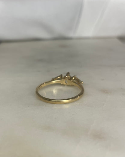 Bague Trilogie Taille Poire Grenat Vert 1.30 carat “Velma”