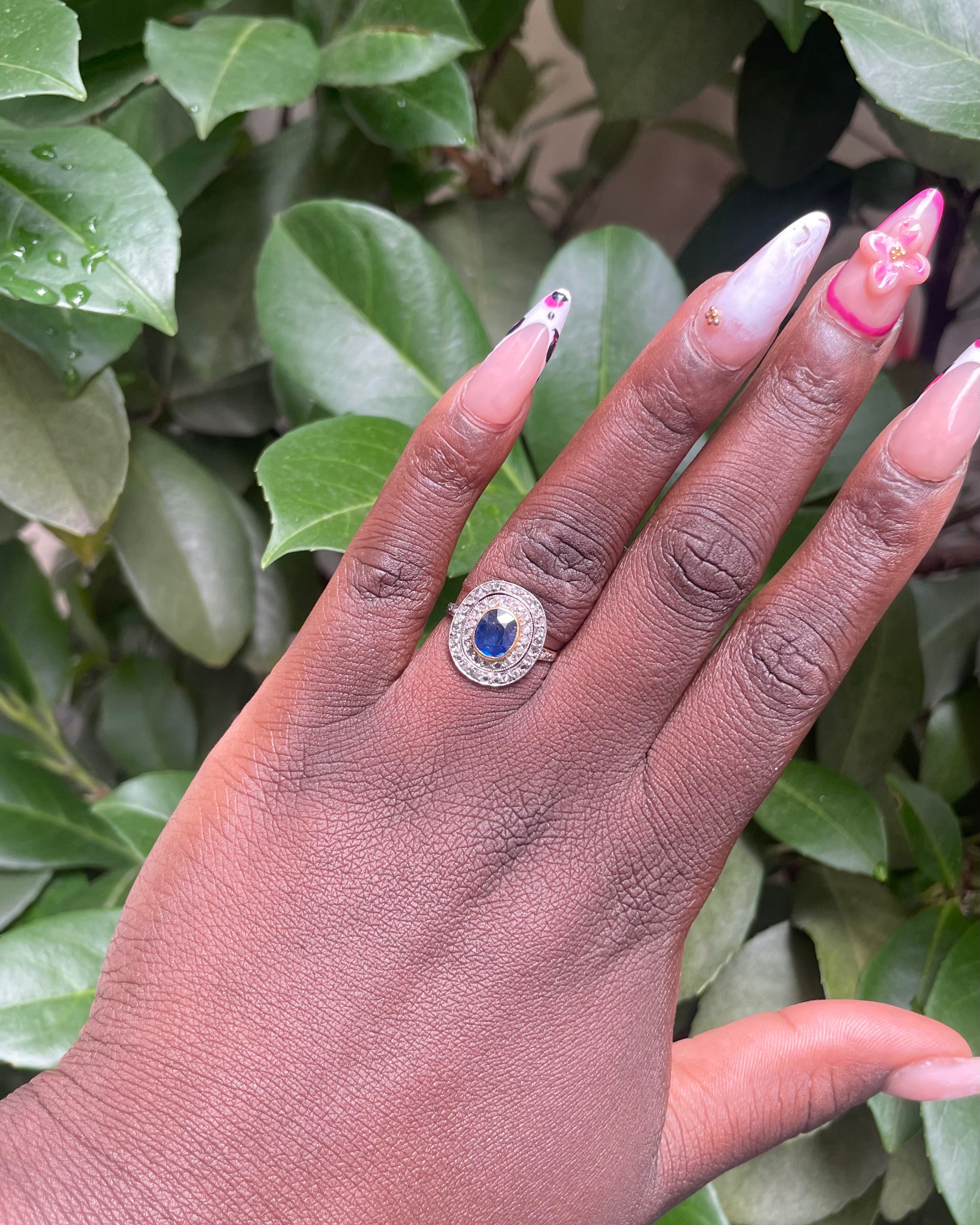 Bague Art Déco Saphir 1.10 carat &amp; Diamants “Jocaste”