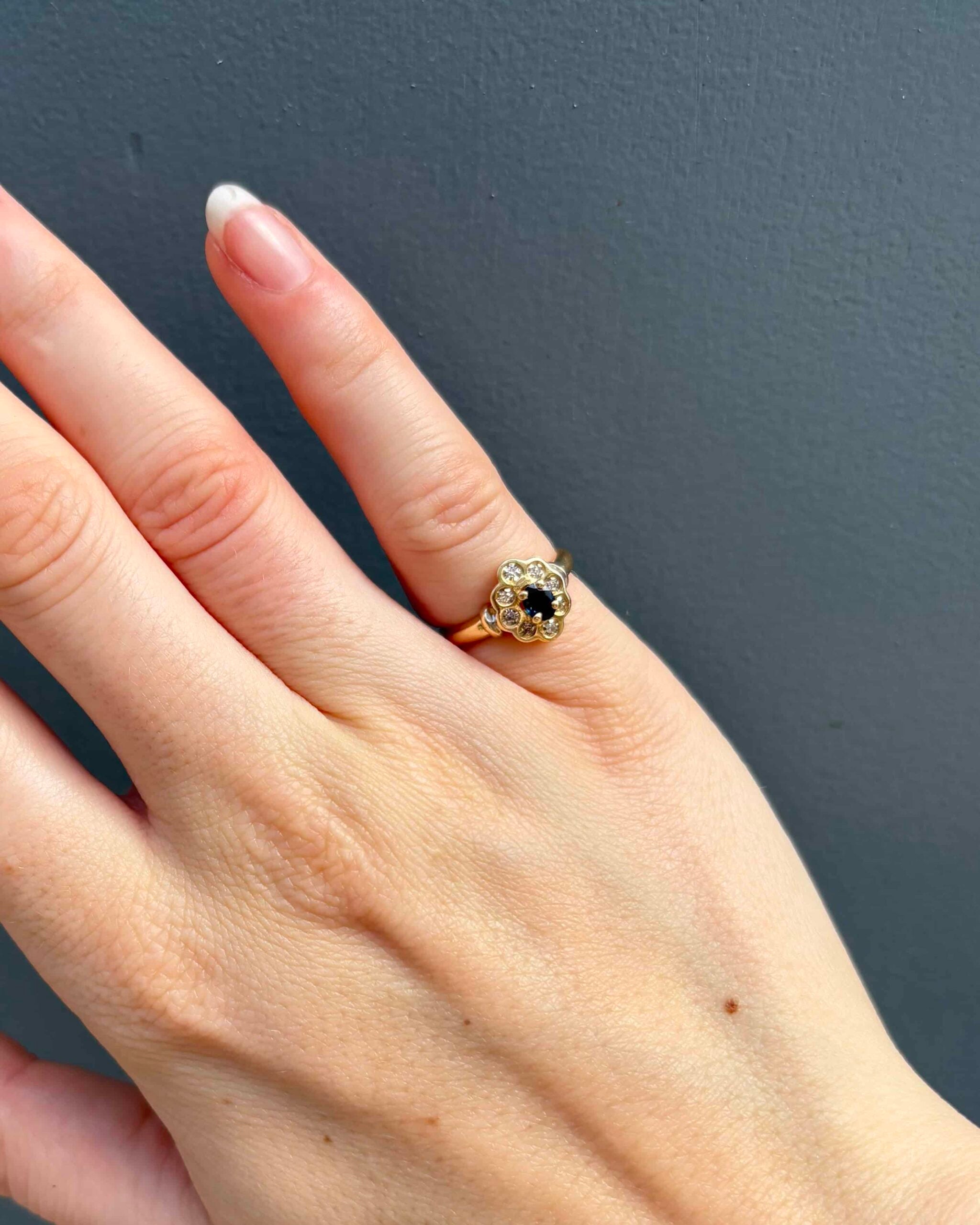 Bague Marguerite Saphir &amp; Diamants "Cabbalia" - Elliade Paris