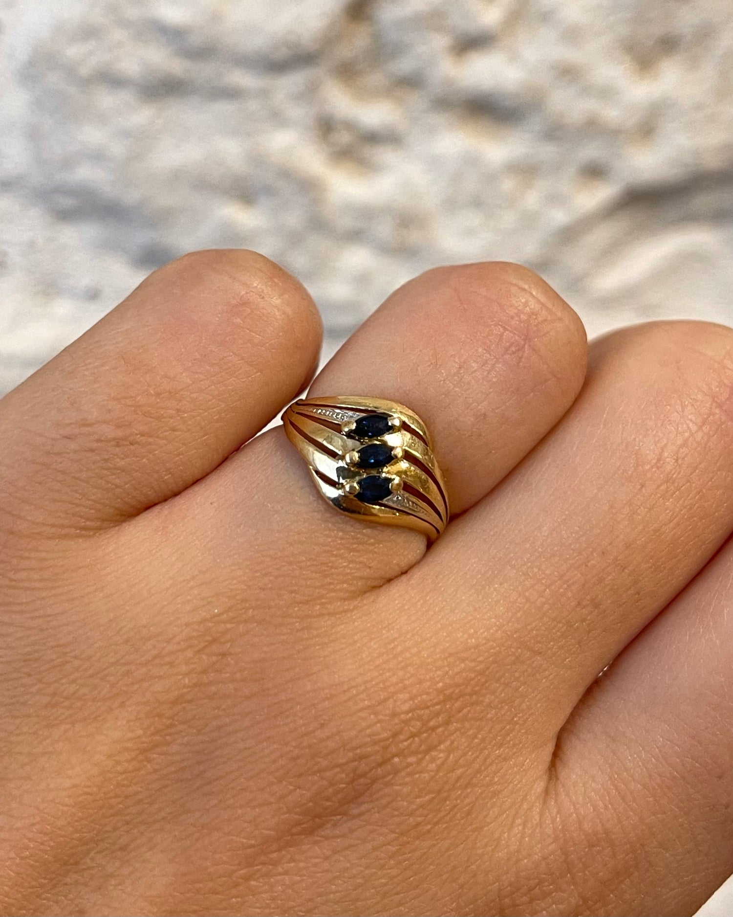 Bague Jonc Saphirs &quot;Oriana&quot;