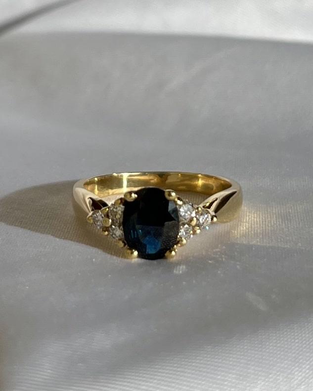 "Aela" sapphire and diamond ring