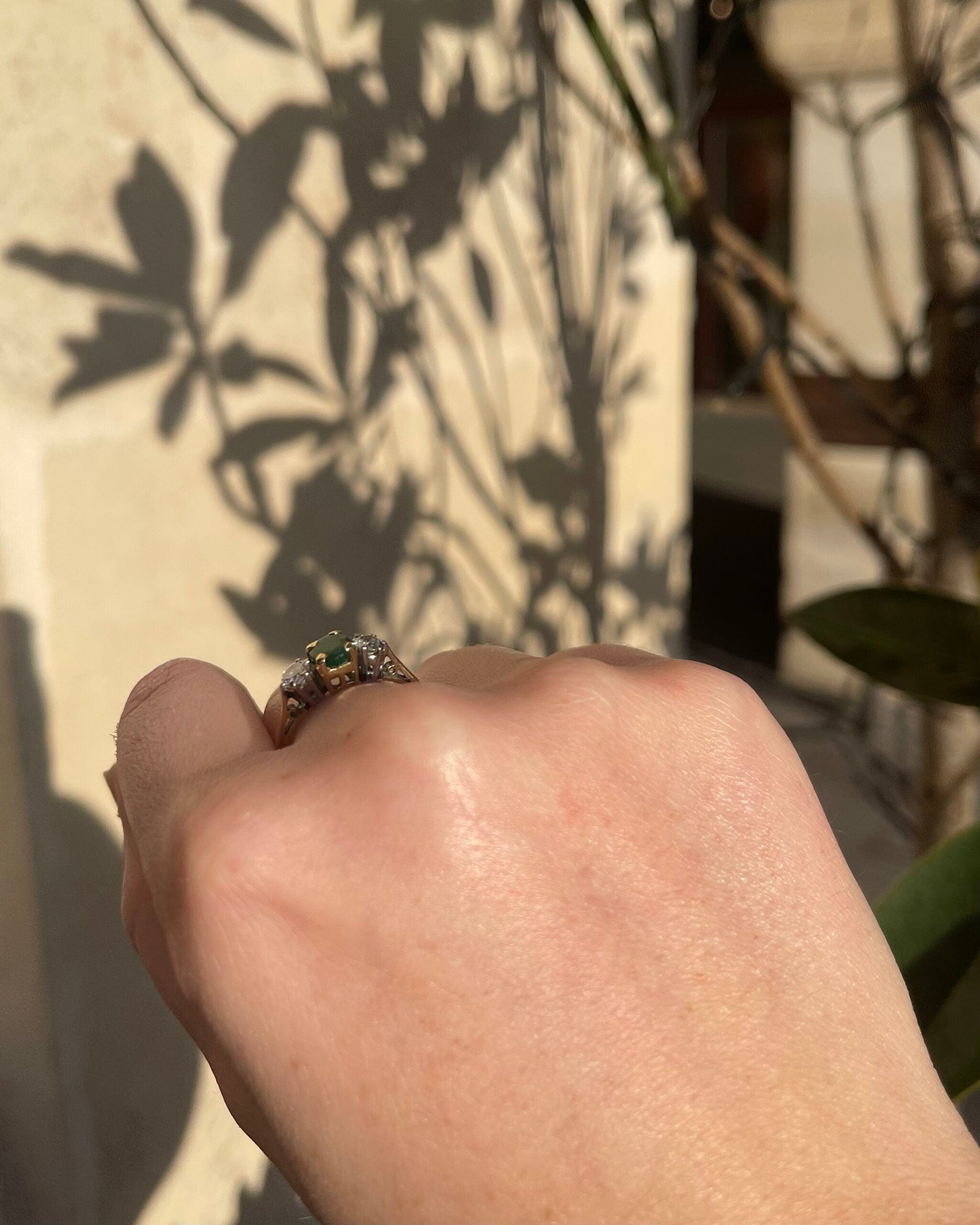 Bague Trilogie Emeraude 0.50 carat &amp; Diamants "Valentine" - Elliade Paris