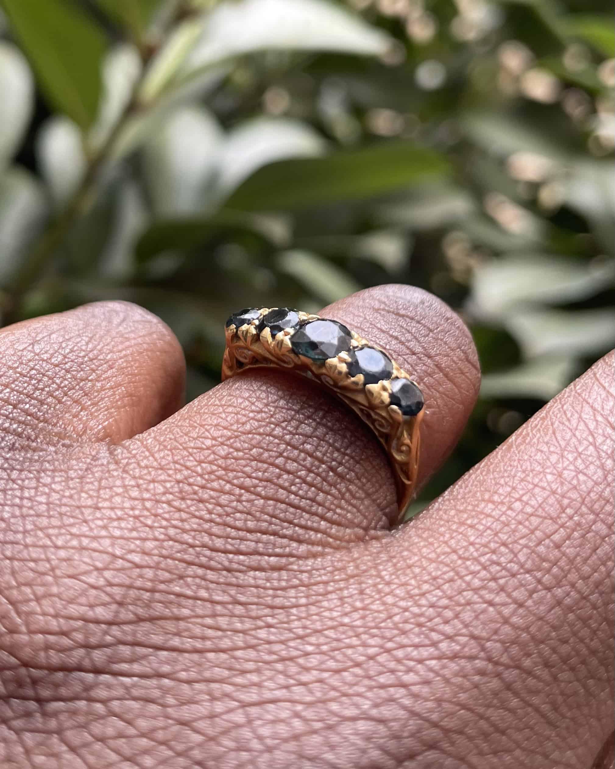 "Aimée" Anillo Río de Zafiro de 1,70 Quilates