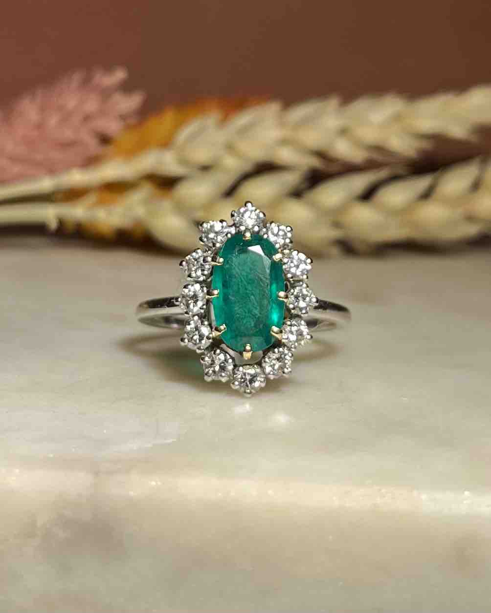Bague Marguerite Émeraude et Diamants &quot;Cassie&quot;
