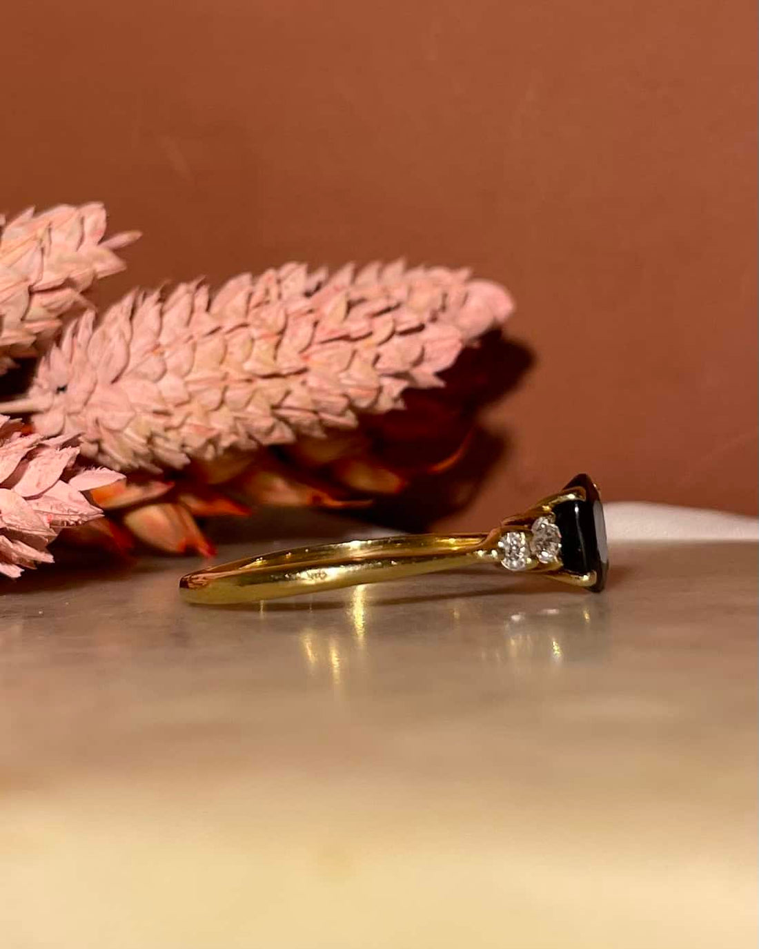 Bague Trilogie Saphir 1.05 carat &amp; 4 Diamants &quot;Mariane&quot;