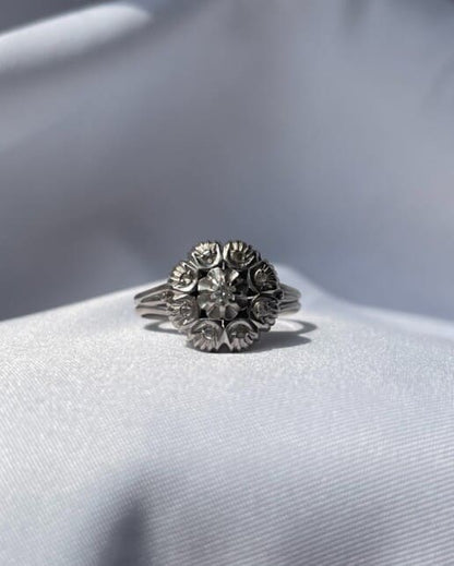 Anillo de margaritas con diamantes &quot;Alaïa&quot;