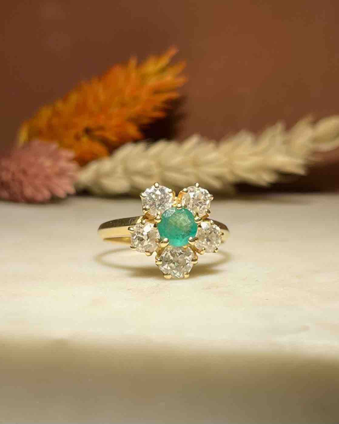 Bague Marguerite Émeraude &amp; Diamants 1.50 carat  "Jasna"