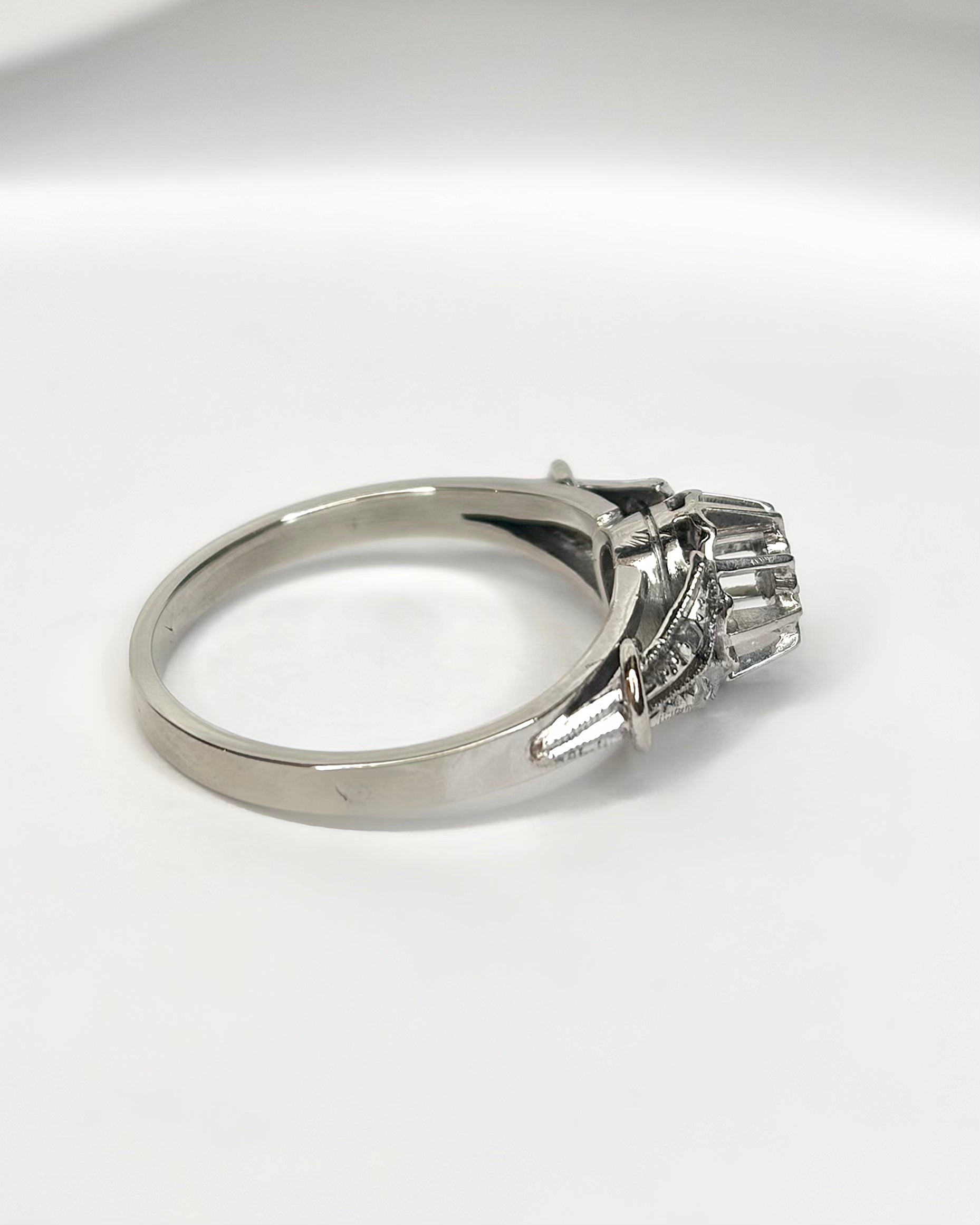 18-Carat White Gold Diamond Solitaire Ring "Mélisande"