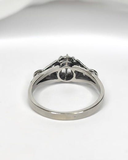 18-Carat White Gold Diamond Solitaire Ring "Mélisande"