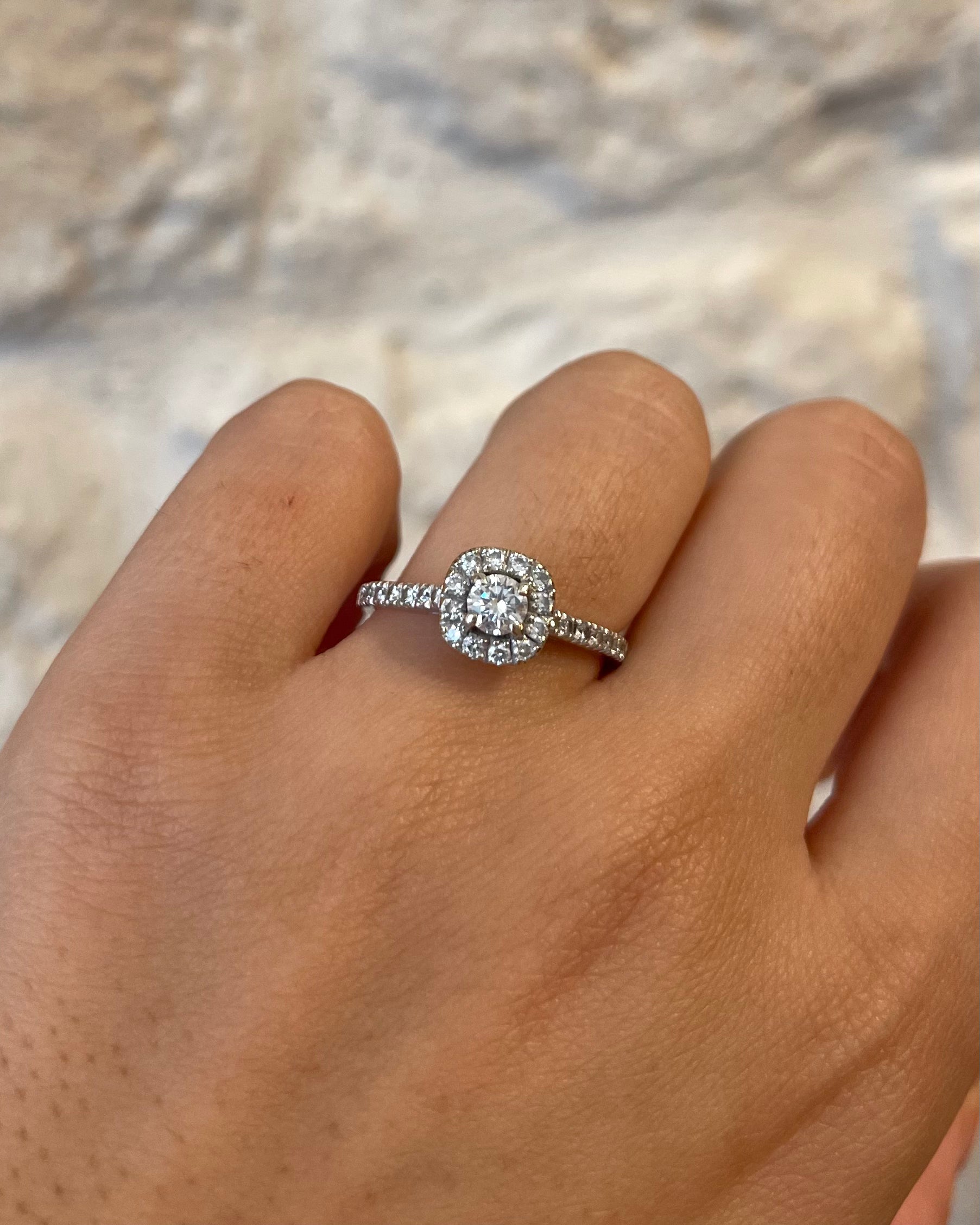 Bague Solitaire Pavé Diamants 0.46 carat &quot;Iliana&quot;