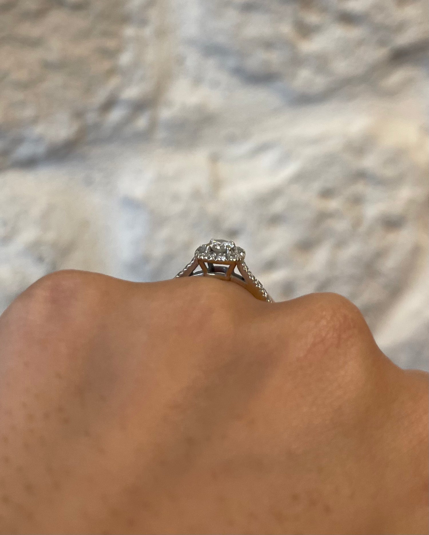 Bague Solitaire Pavé Diamants 0.46 carat &quot;Iliana&quot;