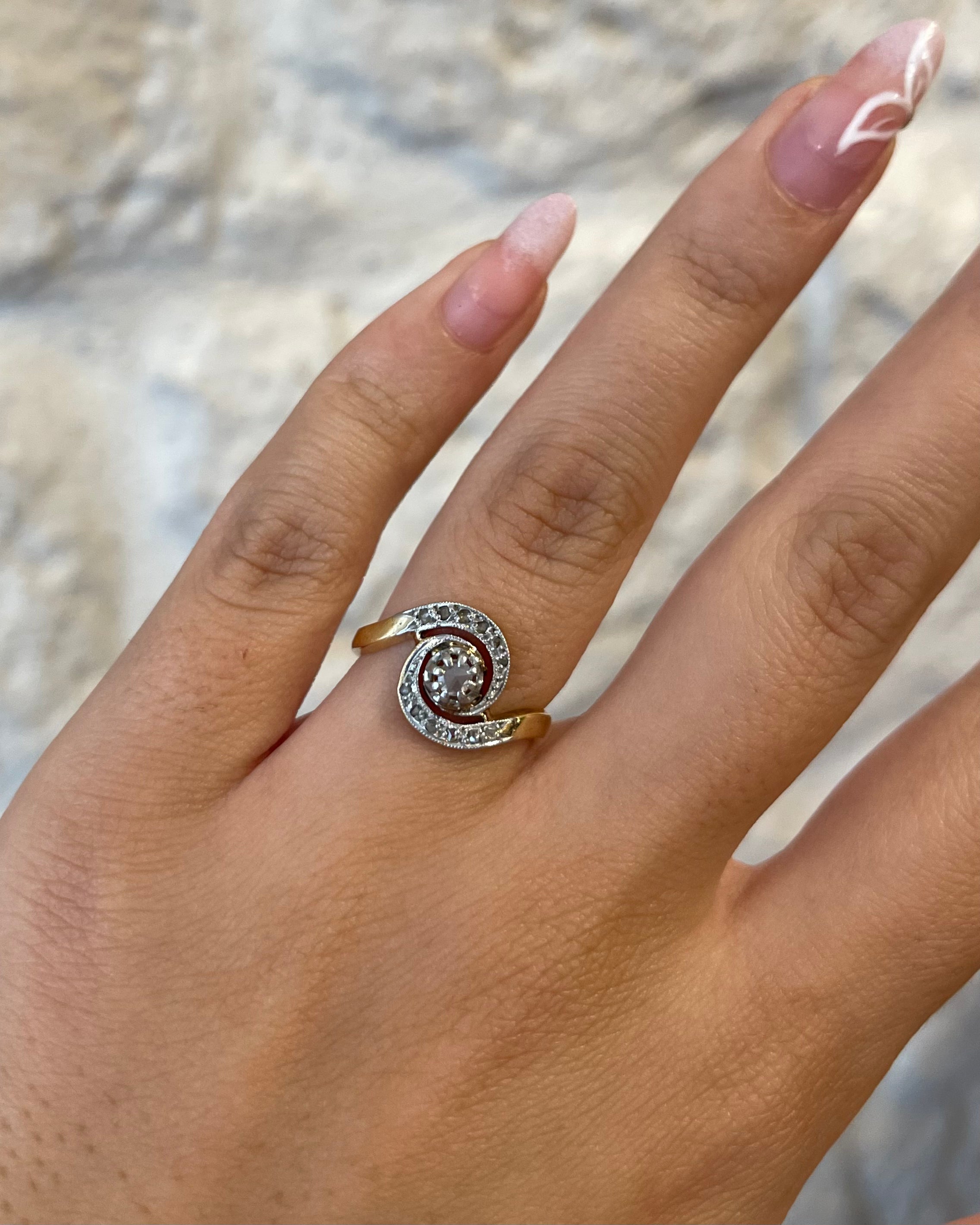 Bague Tourbillon Style Art Nouveau Diamants "Anaé" - Elliade Paris