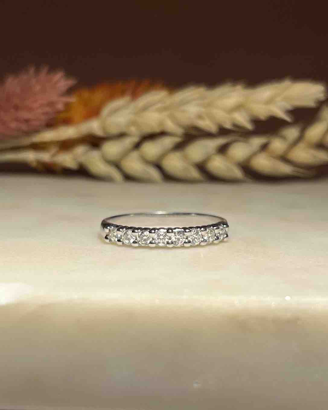 Half American diamond wedding band "Gold"