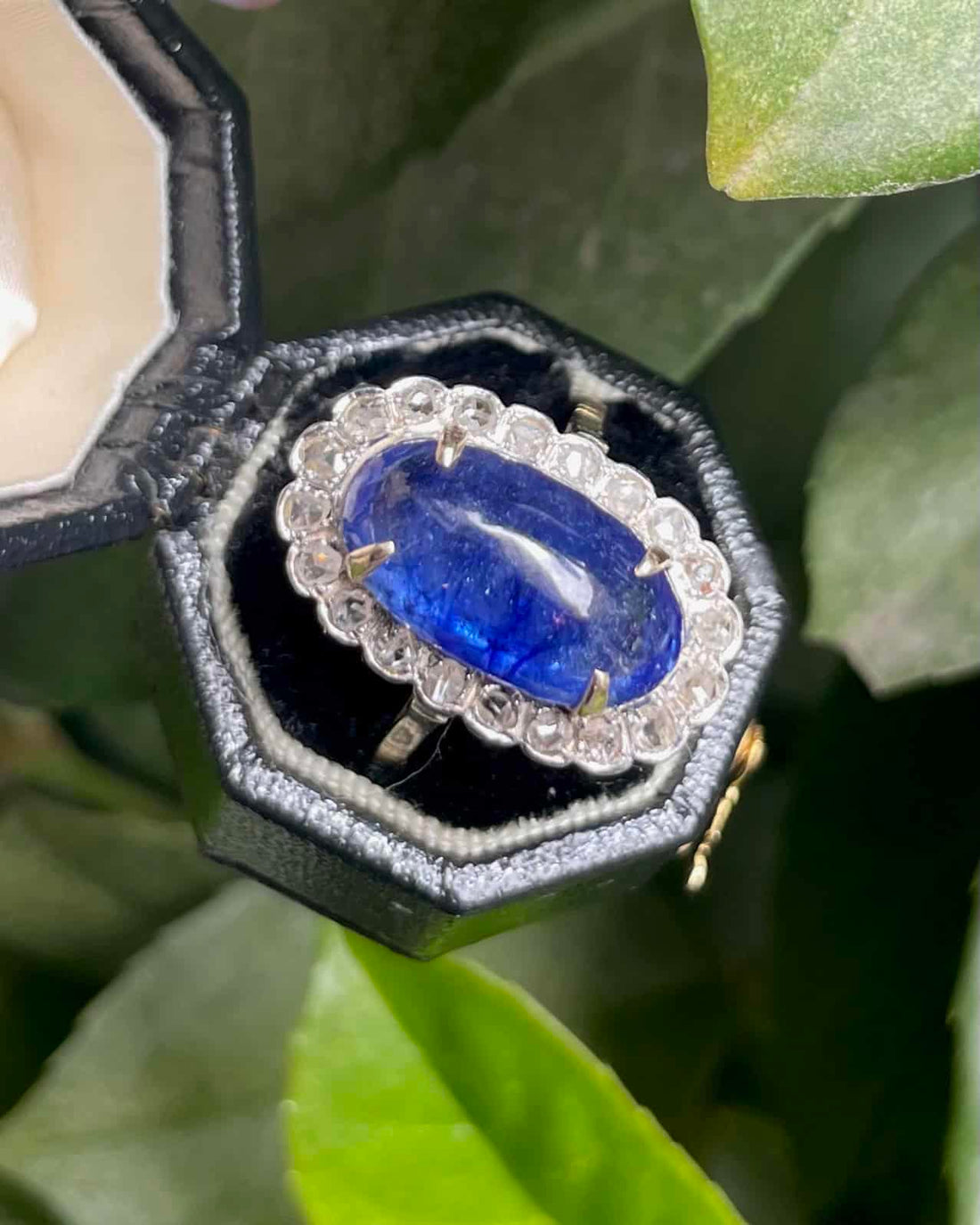 Bague Art-Déco Saphir 8 carats &amp; 21 Diamants &quot;Alina&quot;