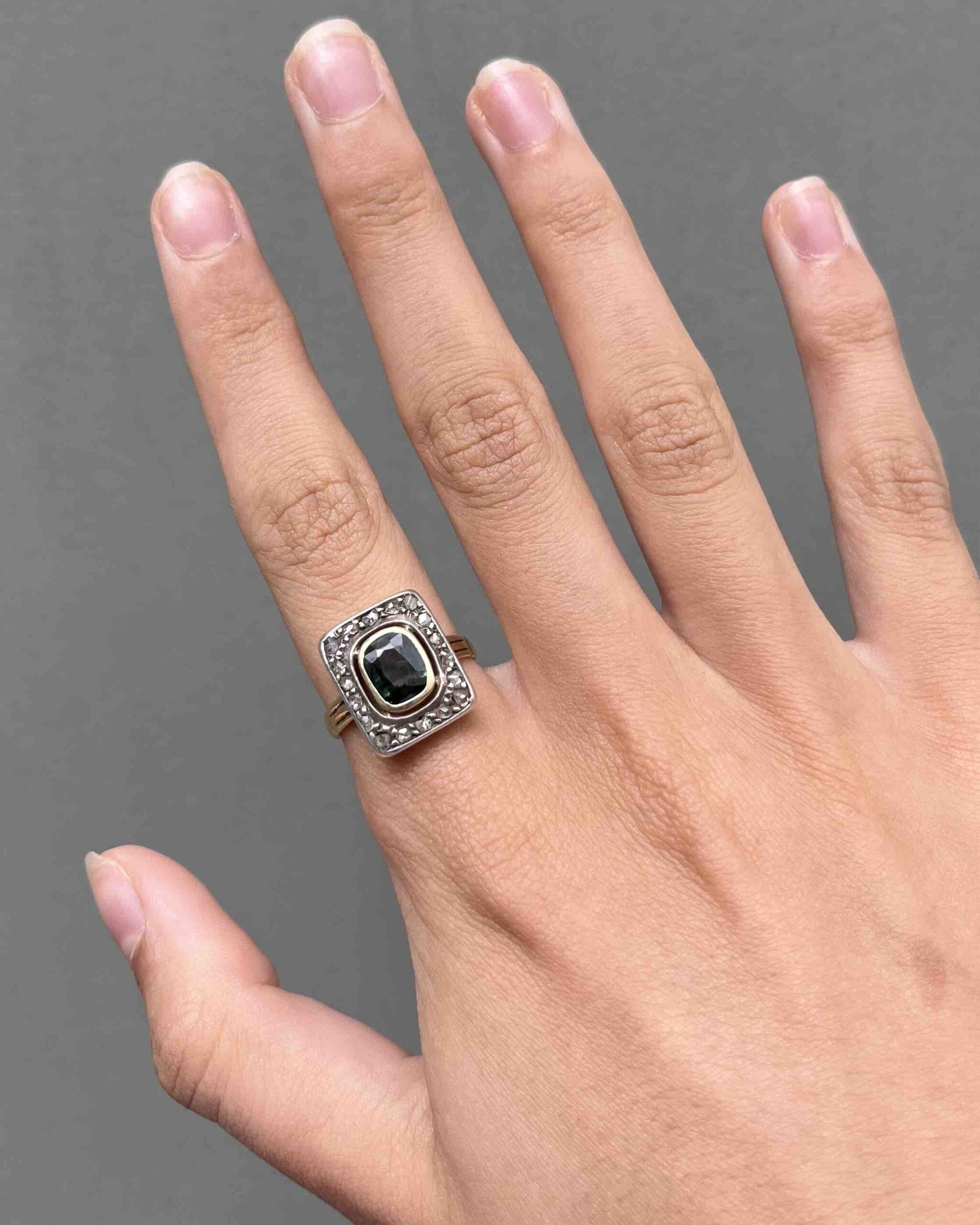 Bague Style Art-Déco Saphir Vert &amp; Diamants "Zia"