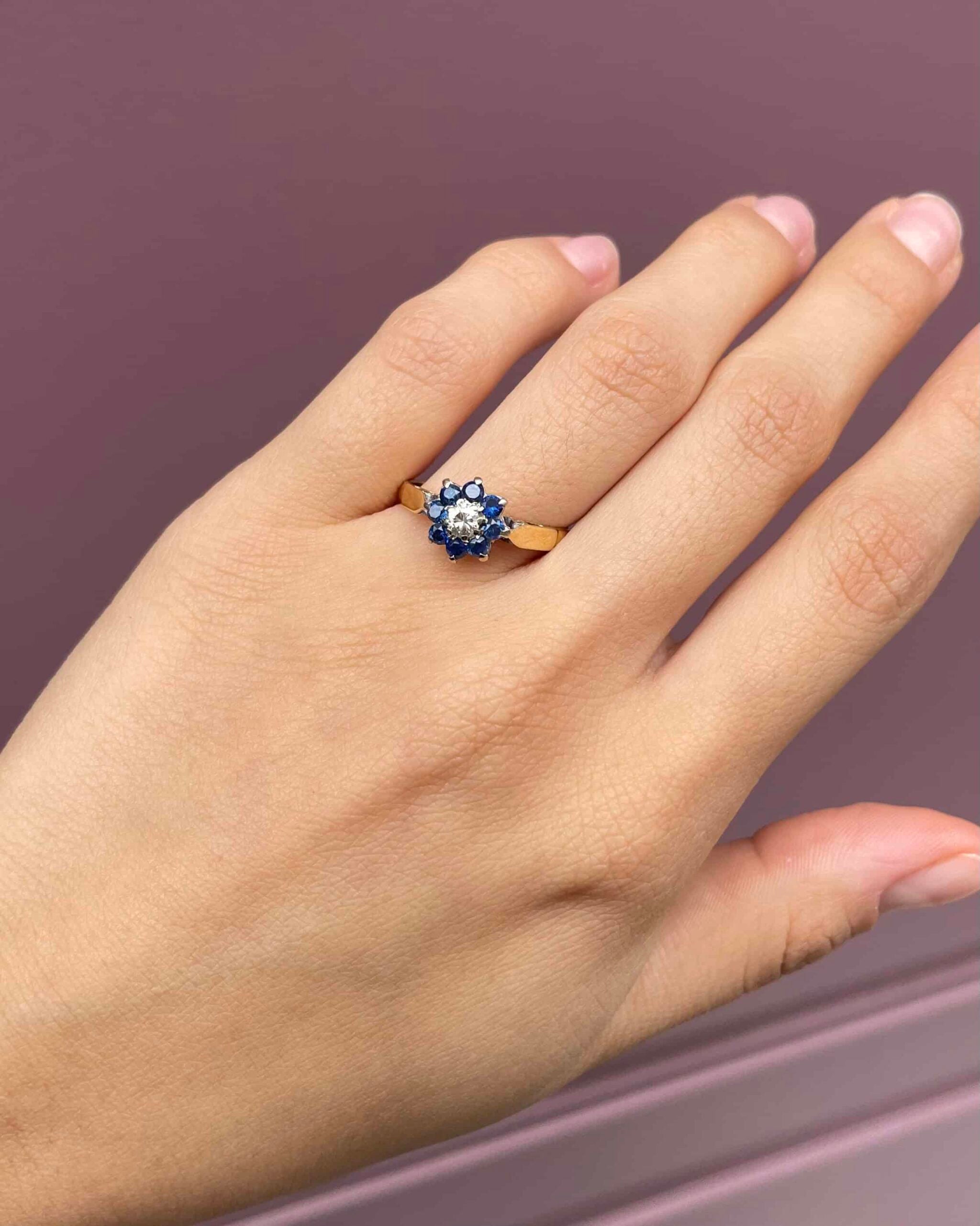 Bague Marguerite Saphirs &amp; Diamant  &quot;Bleuenn &quot;