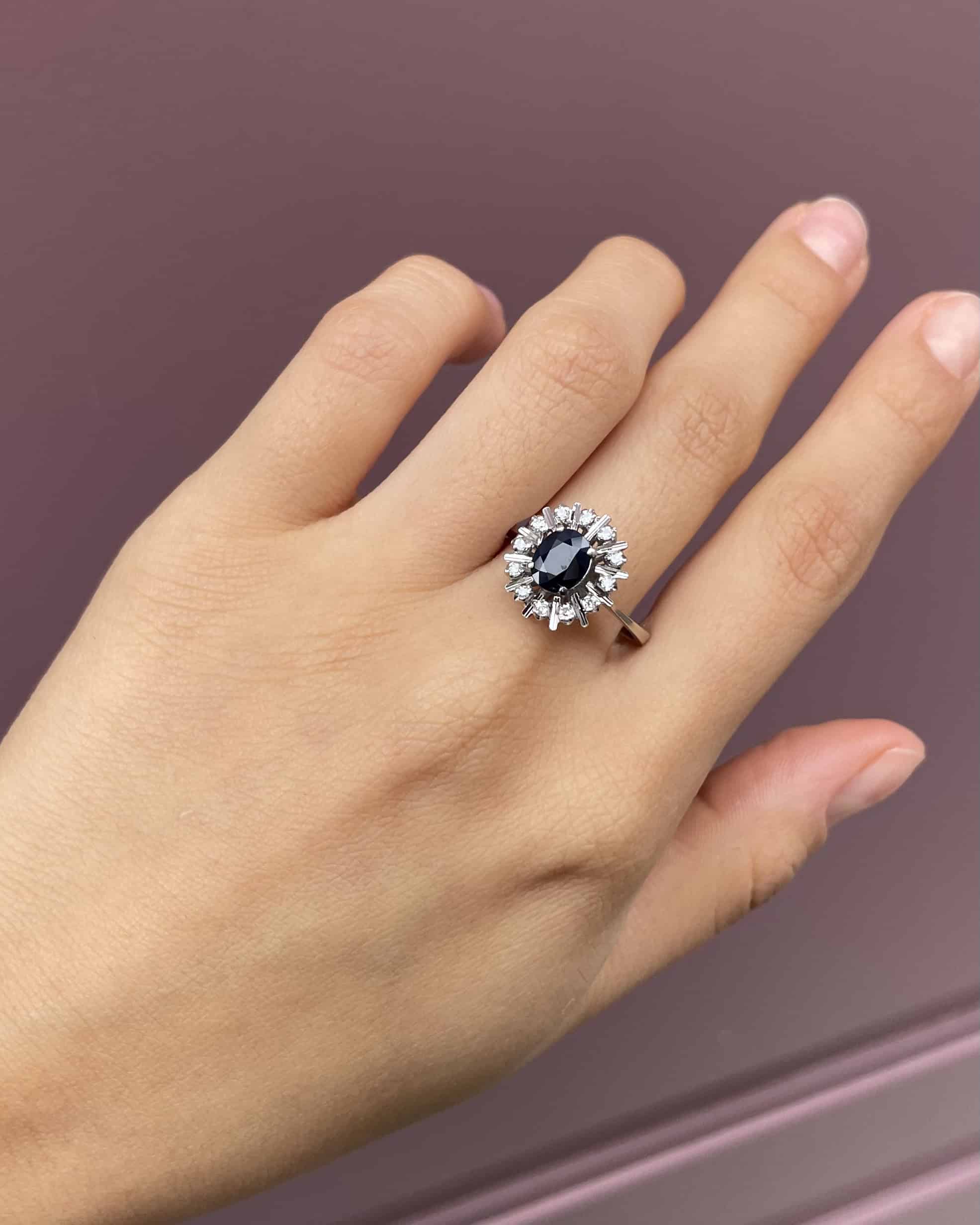 Bague Marguerite Saphir 0.90 Carat &amp; 12 Diamants &quot;Carla&quot;