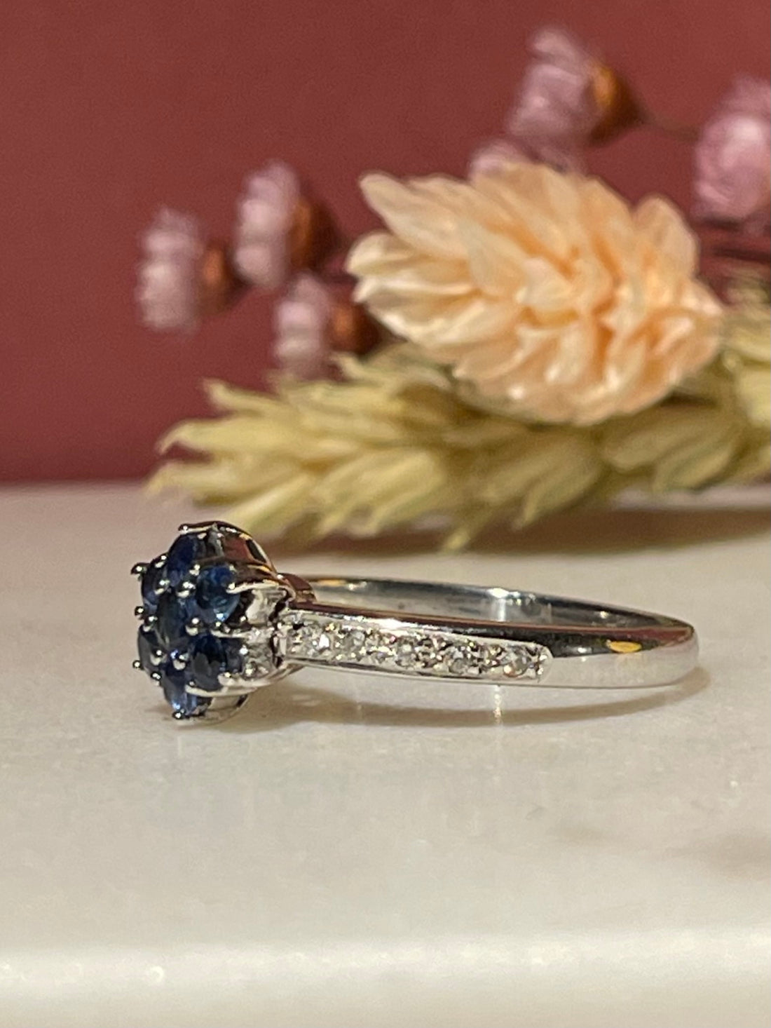 Bague Marguerite Saphirs 0.70 carat &amp; Diamants &quot;Kaya&quot;