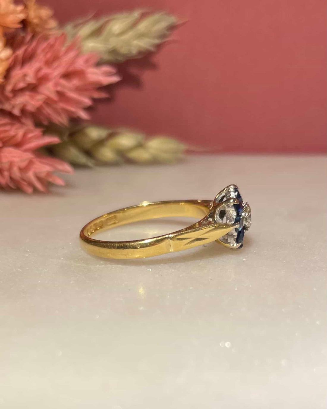 Bague Marguerite Saphirs &amp; Diamant  &quot;Bleuenn &quot;