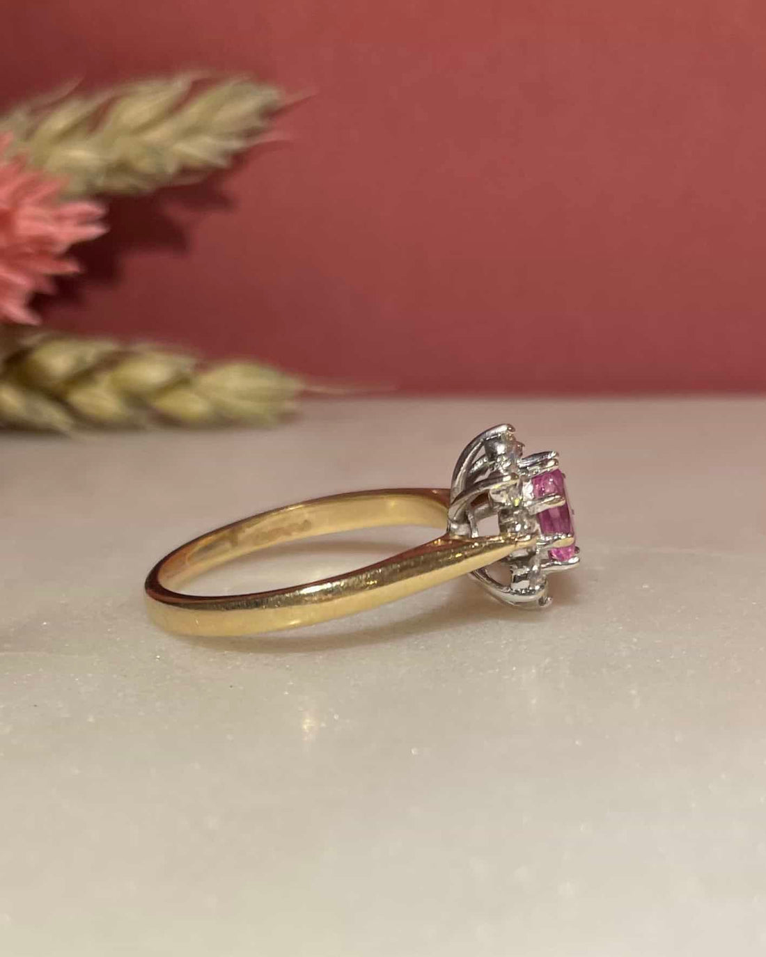 Bague Marguerite Saphir rose 0.70 carat &amp; Diamants &quot;Marjorie&quot;