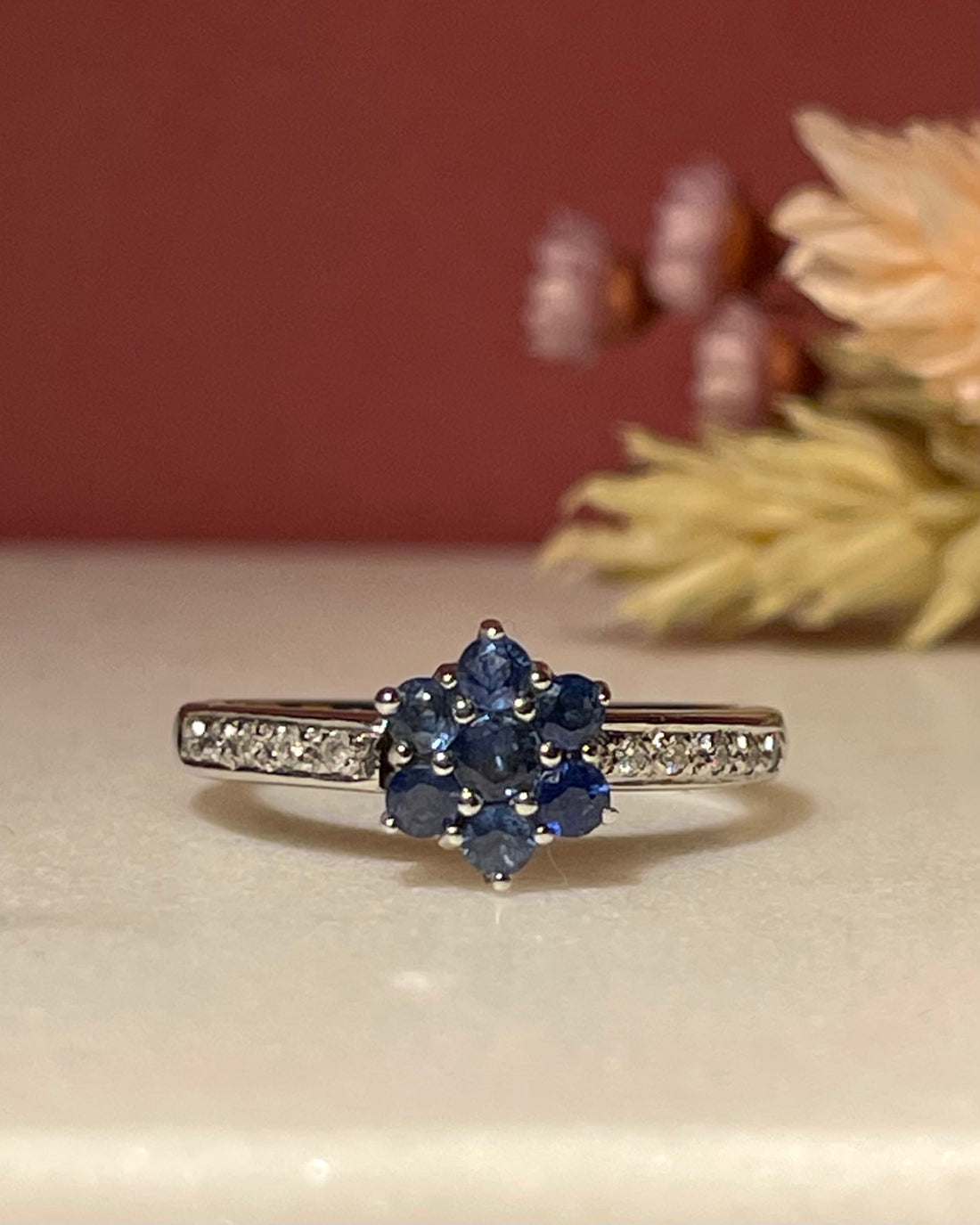 Bague Marguerite Saphirs 0.70 carat &amp; Diamants &quot;Kaya&quot;