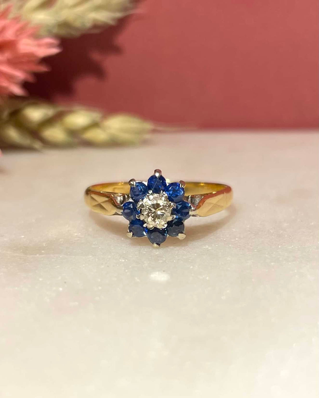 Bague Marguerite Saphirs &amp; Diamant  &quot;Bleuenn &quot;