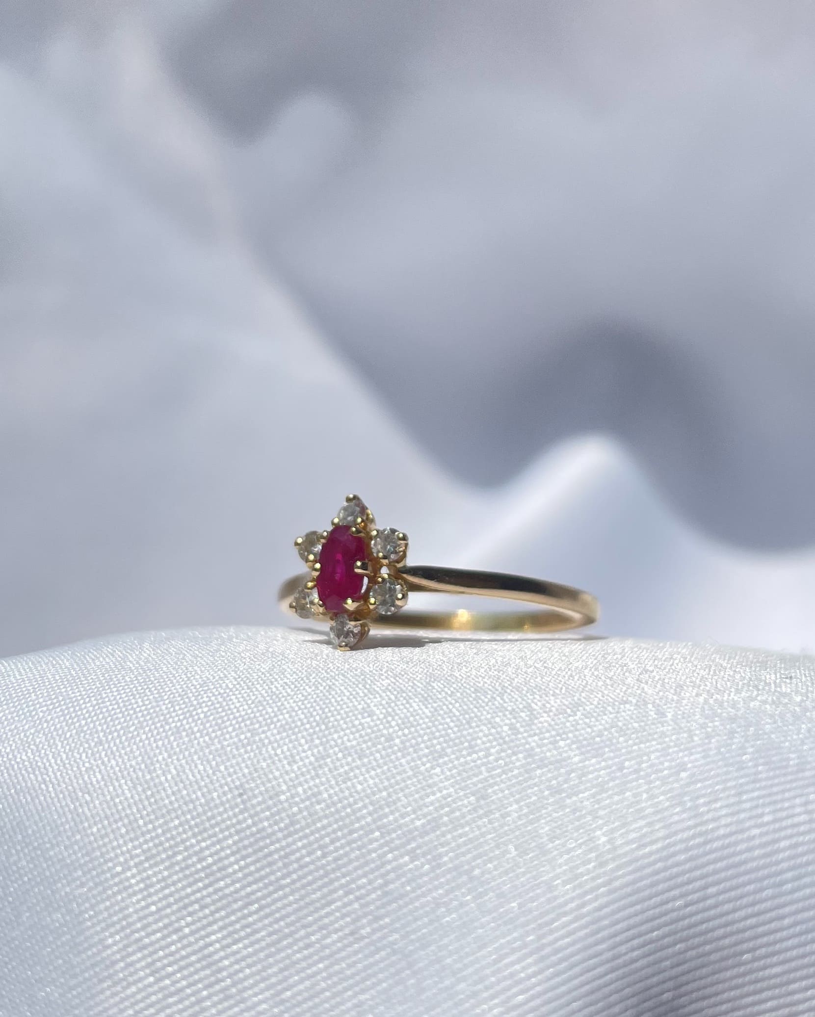 Bague Vintage Marguerite Rubis "Joy" - Elliade Paris