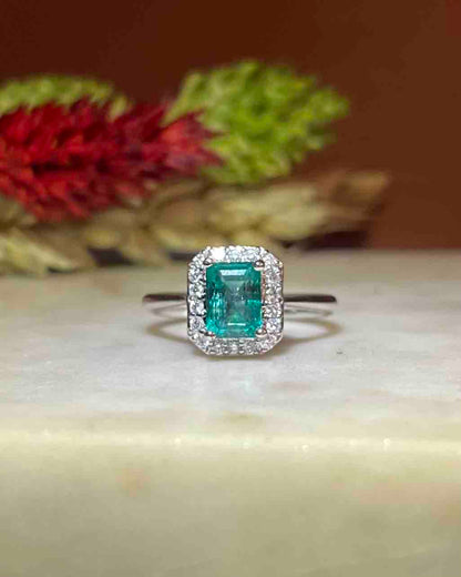 Bague Marguerite Émeraude et Diamants &quot;Beryn&quot;