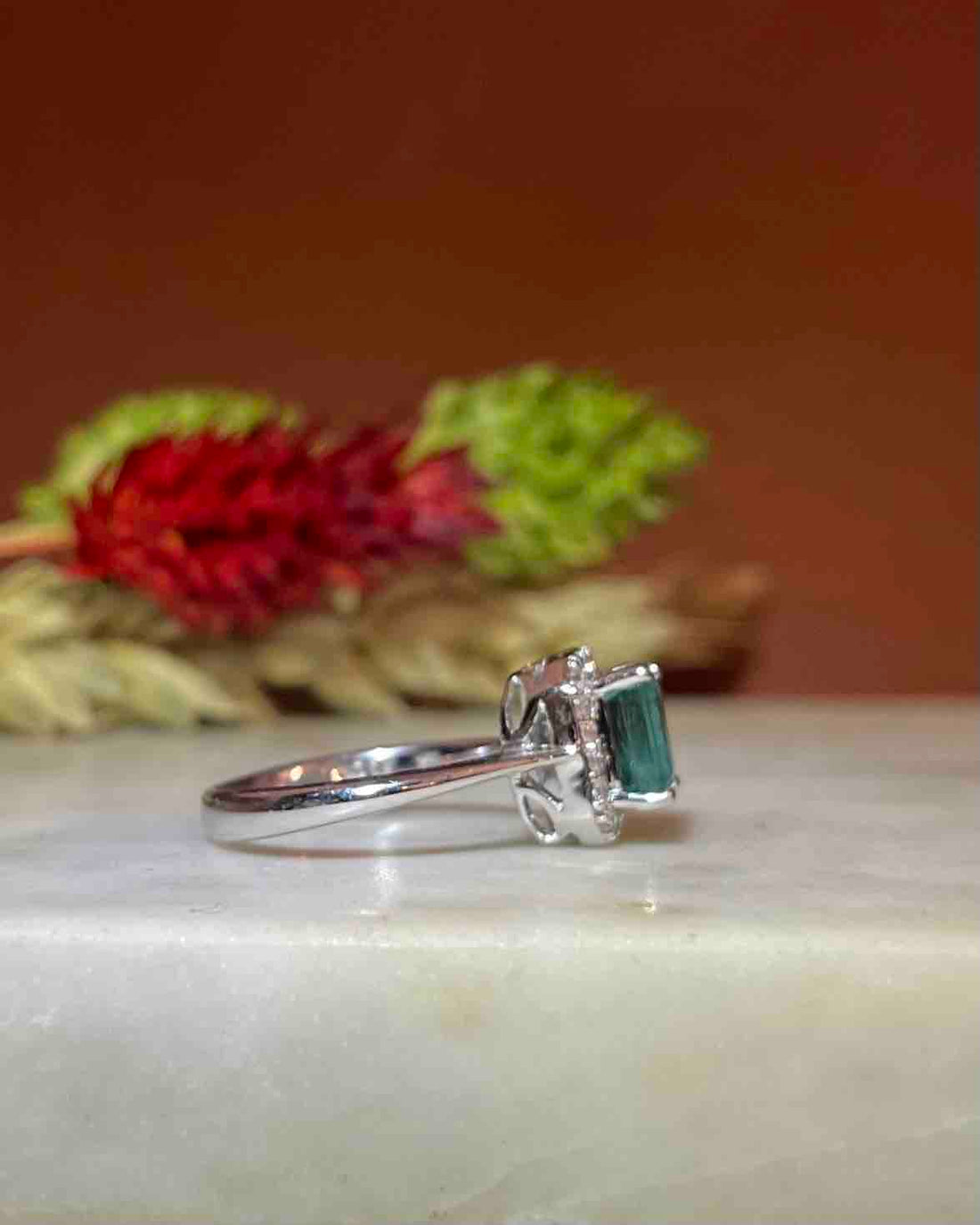 Bague Marguerite Émeraude et Diamants &quot;Beryn&quot;