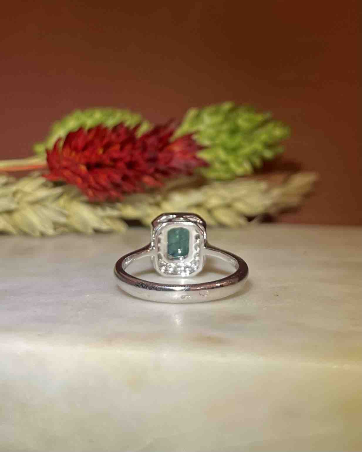 Bague Marguerite Émeraude et Diamants &quot;Beryn&quot;