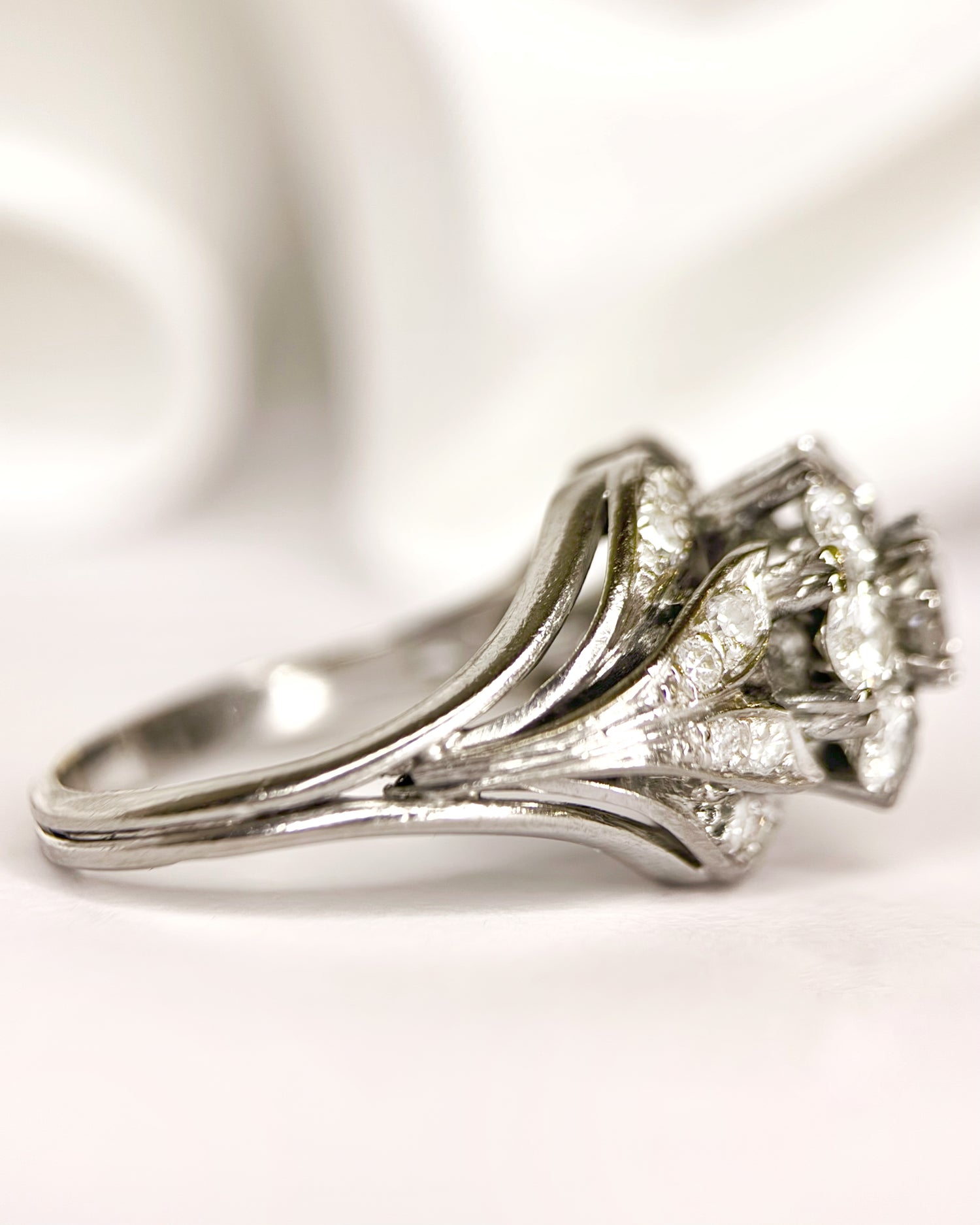 Bague Marguerite Art-Déco Diamants "Christelle"