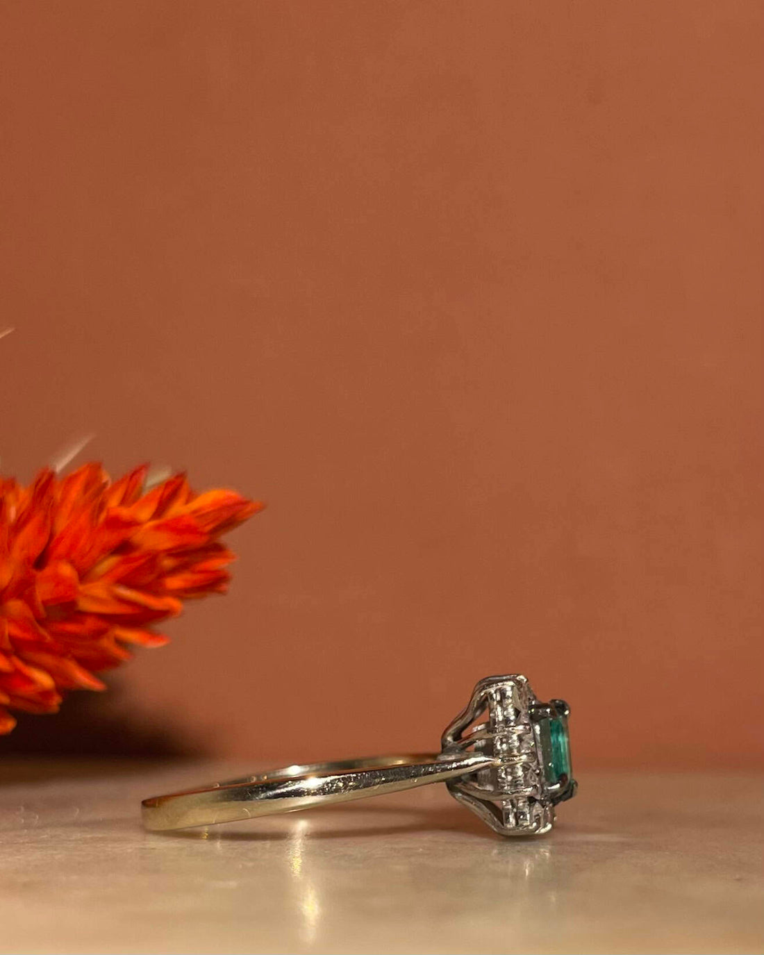 Bague Marguerite Émeraude et 14 Diamants &quot;Emrae&quot;