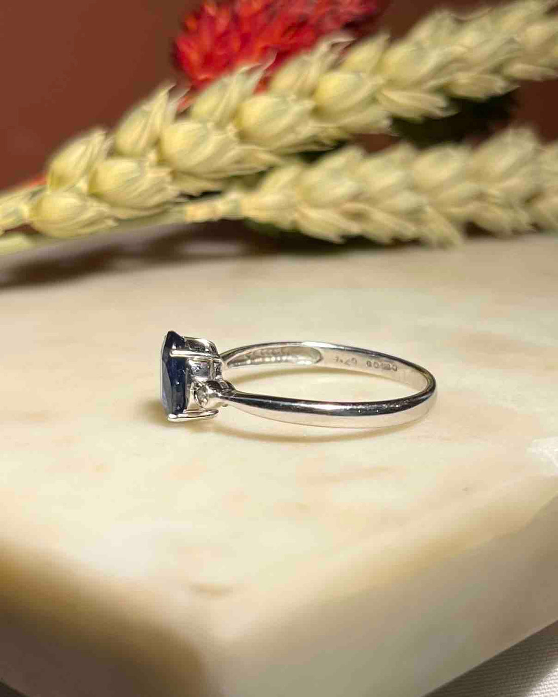 Bague Trilogie Saphir 1 carat &amp; Diamants &quot;Keren&quot;