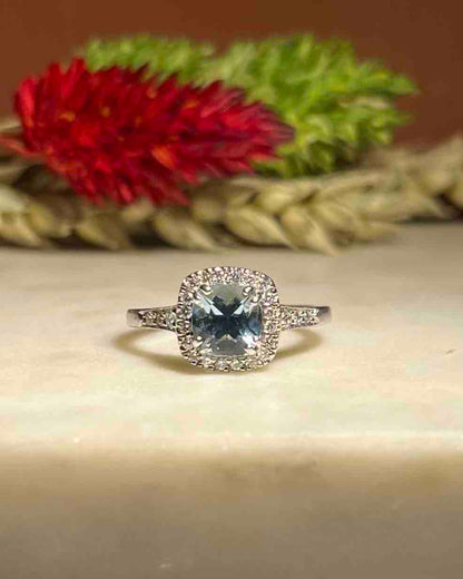 Bague Marguerite Aigue-Marine et Diamants &quot;Basma&quot;