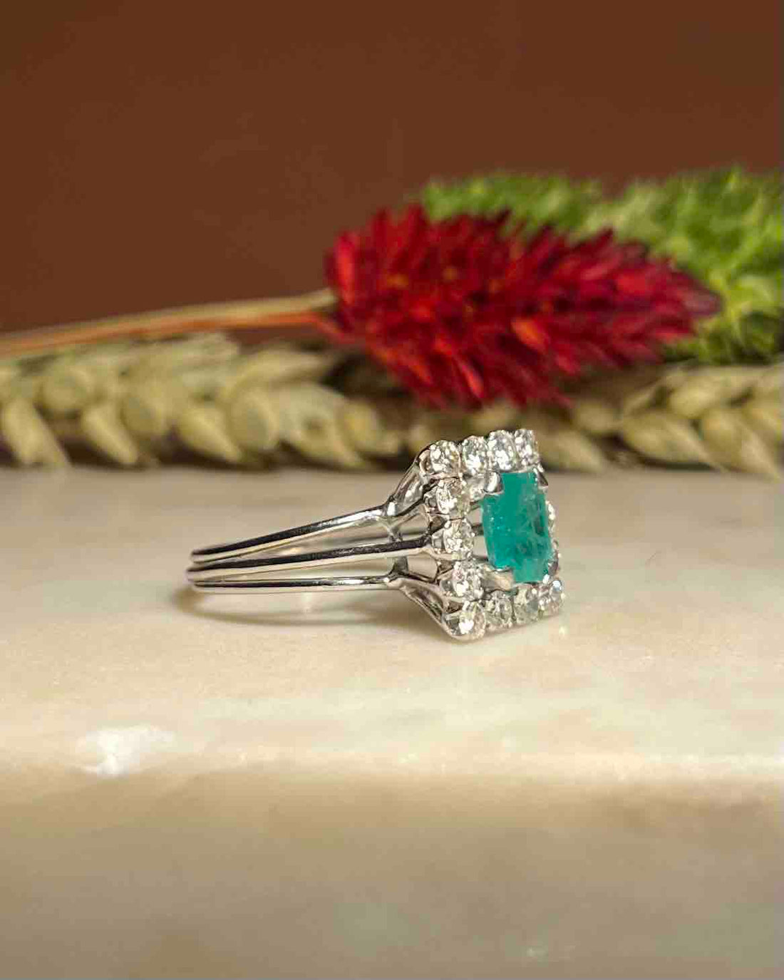 Bague Marguerite Émeraude 1 carat &amp; Diamants &quot;Jamie&quot;