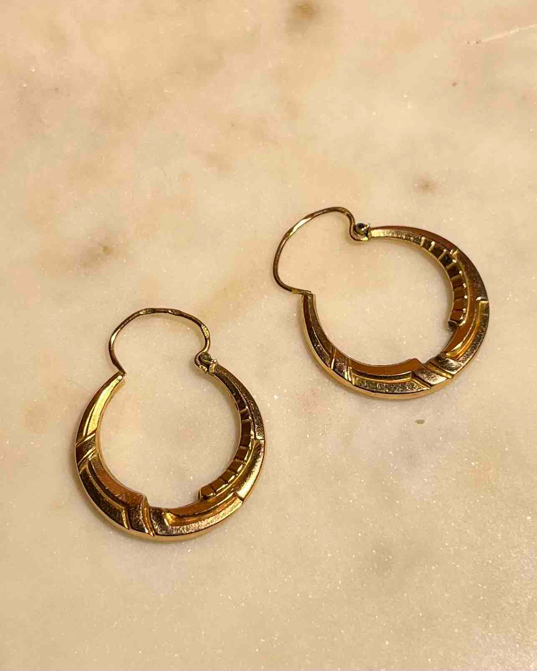 Pendientes de aro vintage dorados "Inaya"