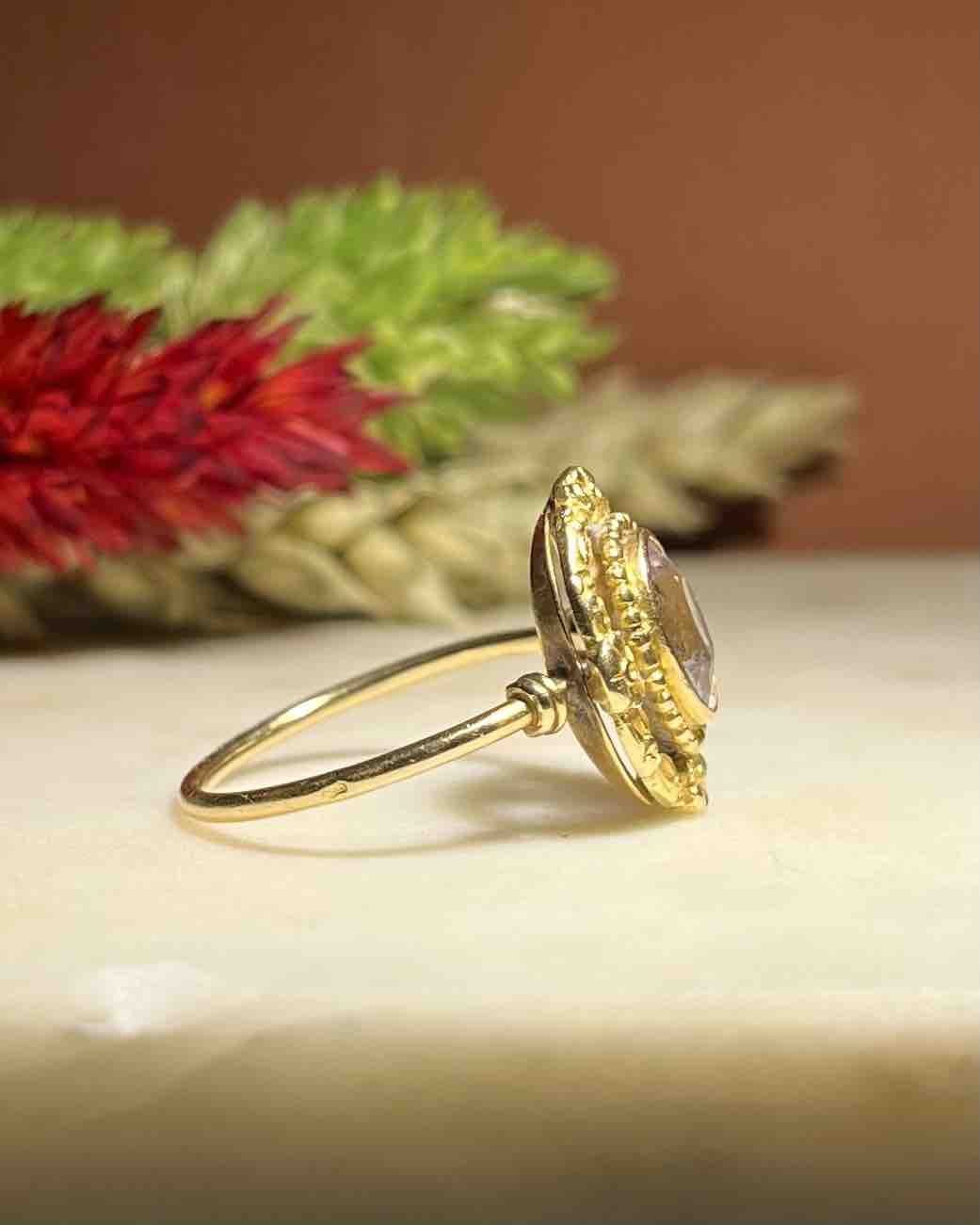Anillo de amatista del siglo XIX "Tasnim"