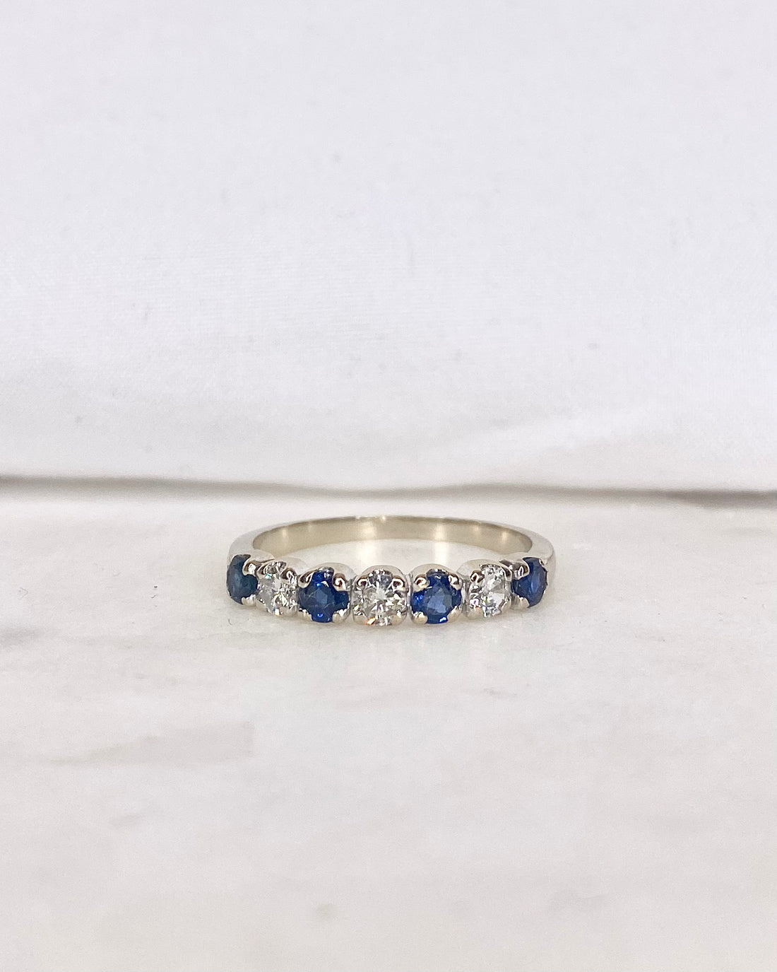 Bague Demi-Alliance Saphirs &amp; Diamants &quot;Olina&quot;