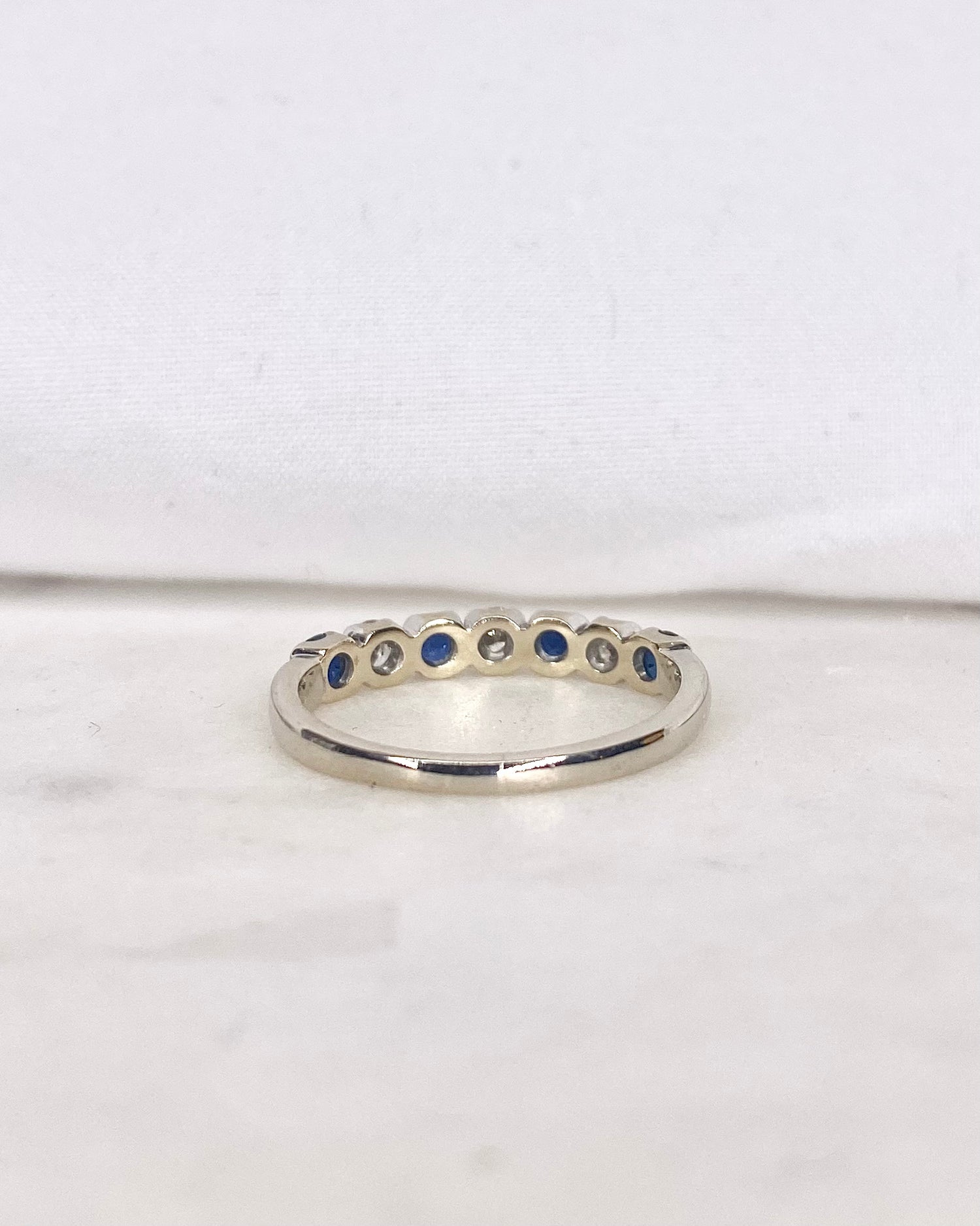 Bague Demi-Alliance Saphirs &amp; Diamants &quot;Olina&quot;