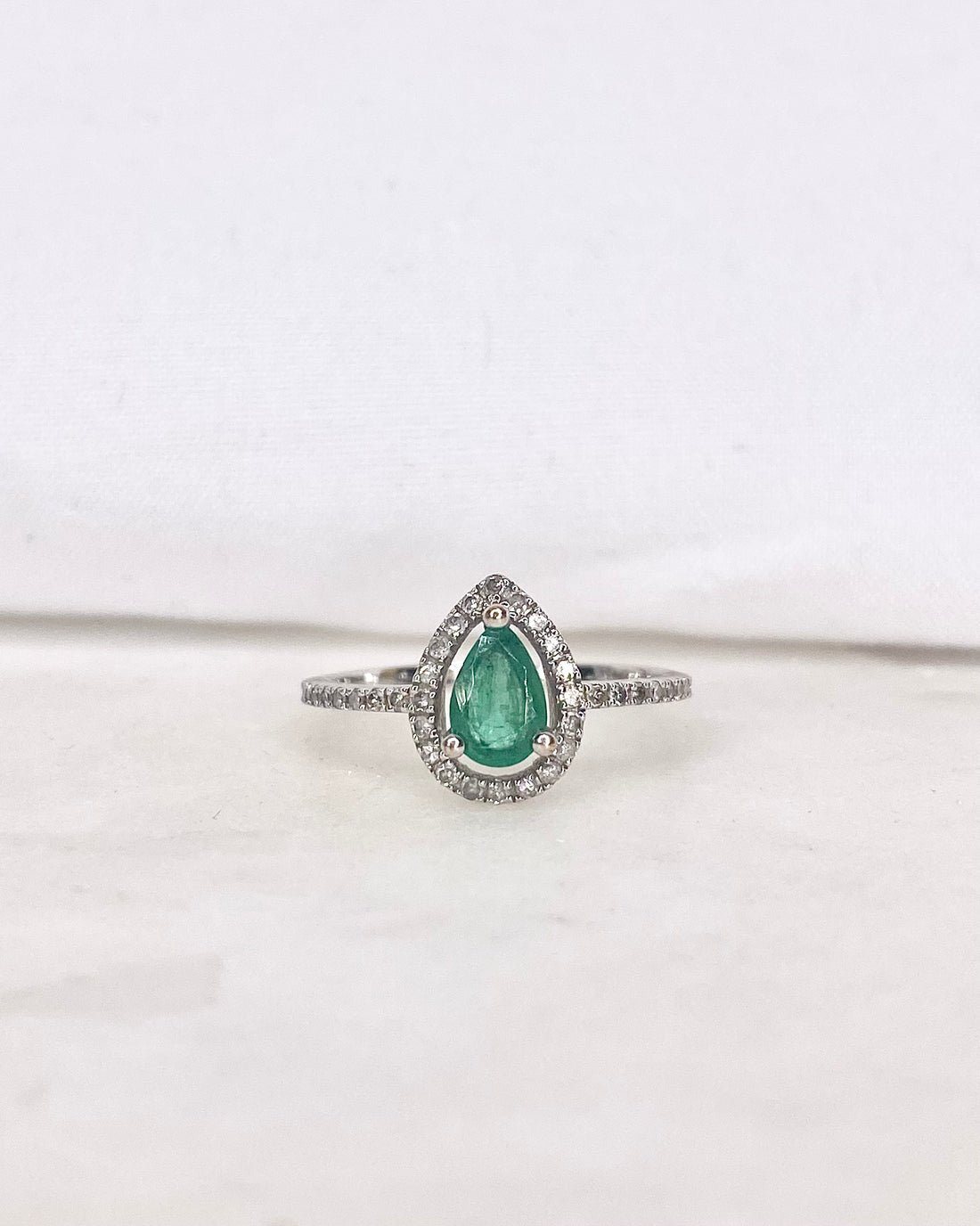 Bague Marguerite Émeraude Poire &amp; Diamants &quot;Milena&quot;