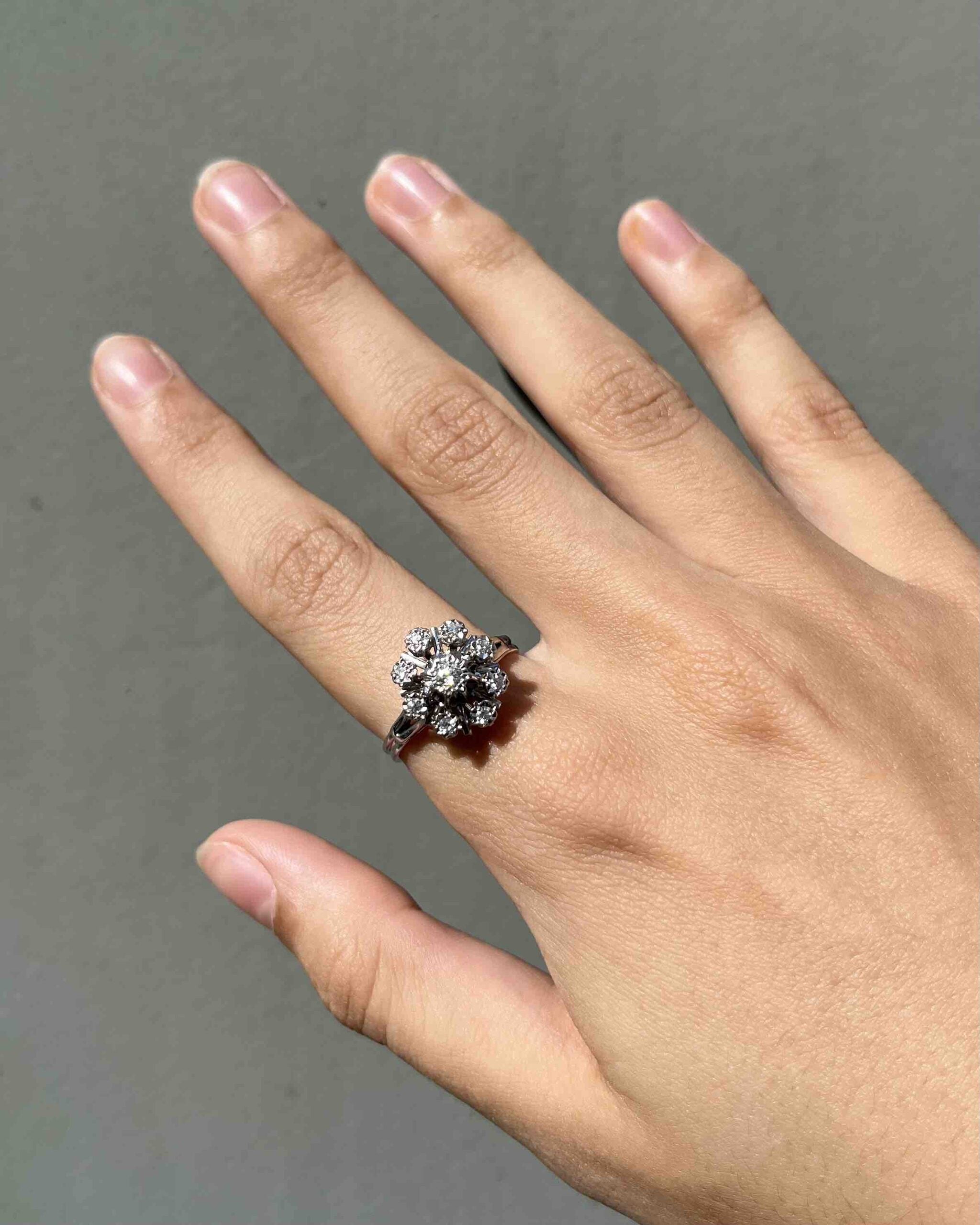 Anillo de margaritas con diamantes "Lali"