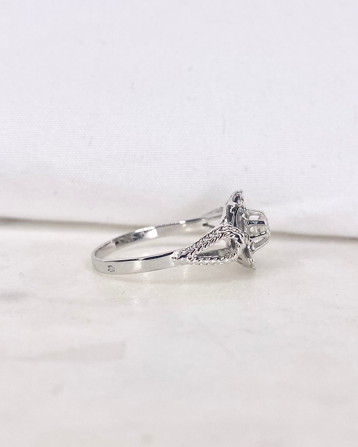 Bague Style Art-deco Solitaire Diamant &quot;Rhea&quot;