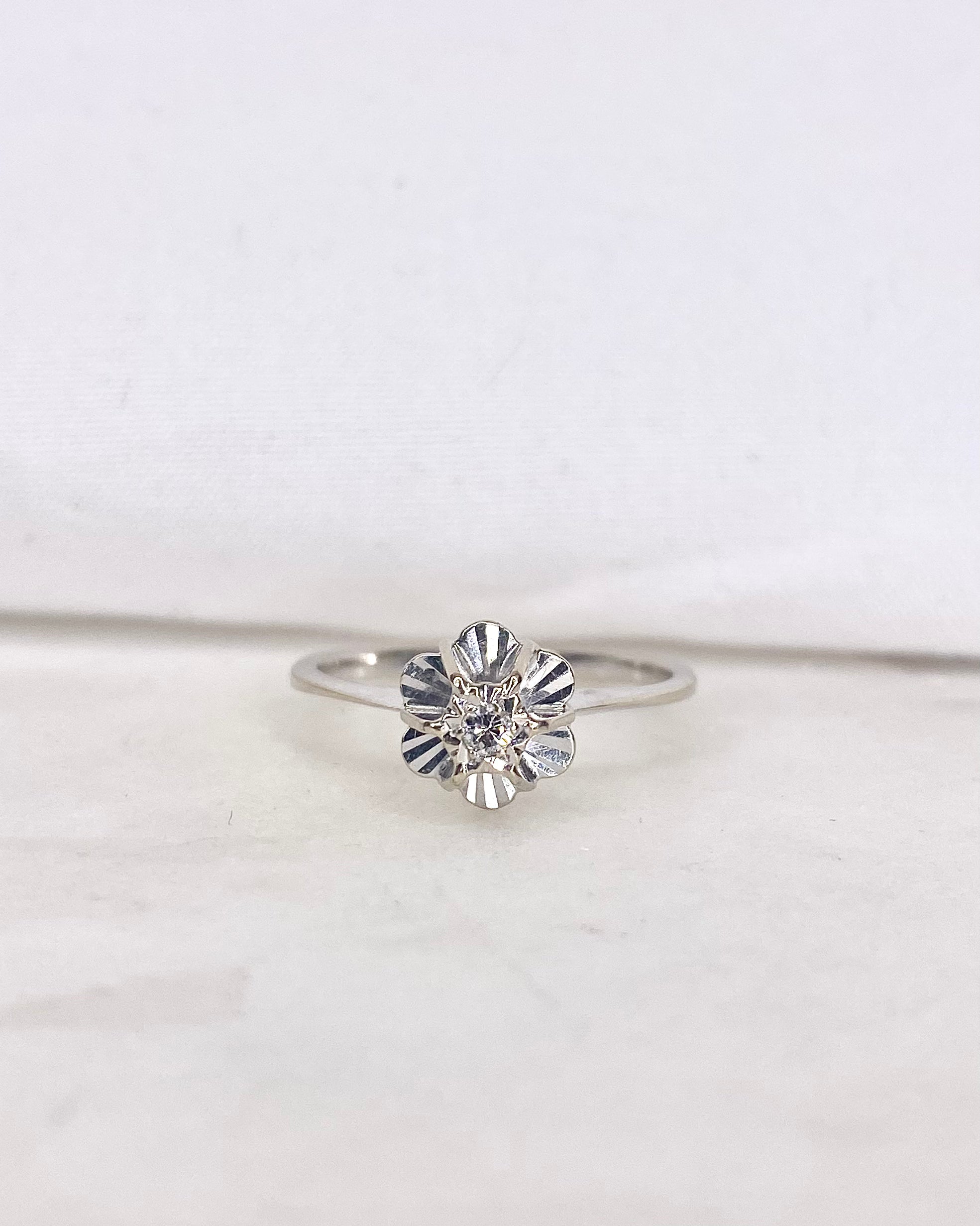 Solitaire Diamond Ring "Lilly"