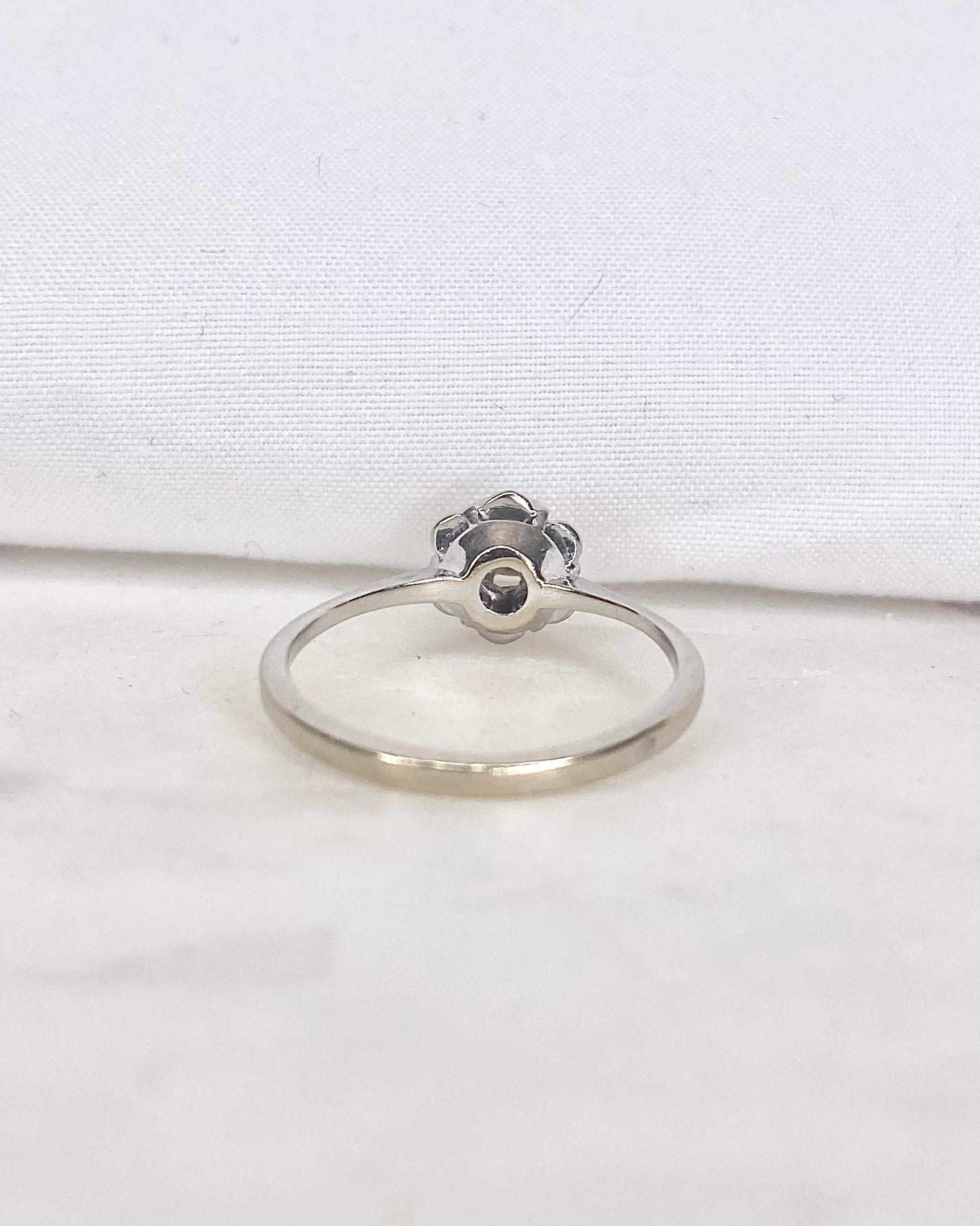 Solitaire Diamond Ring "Lilly"