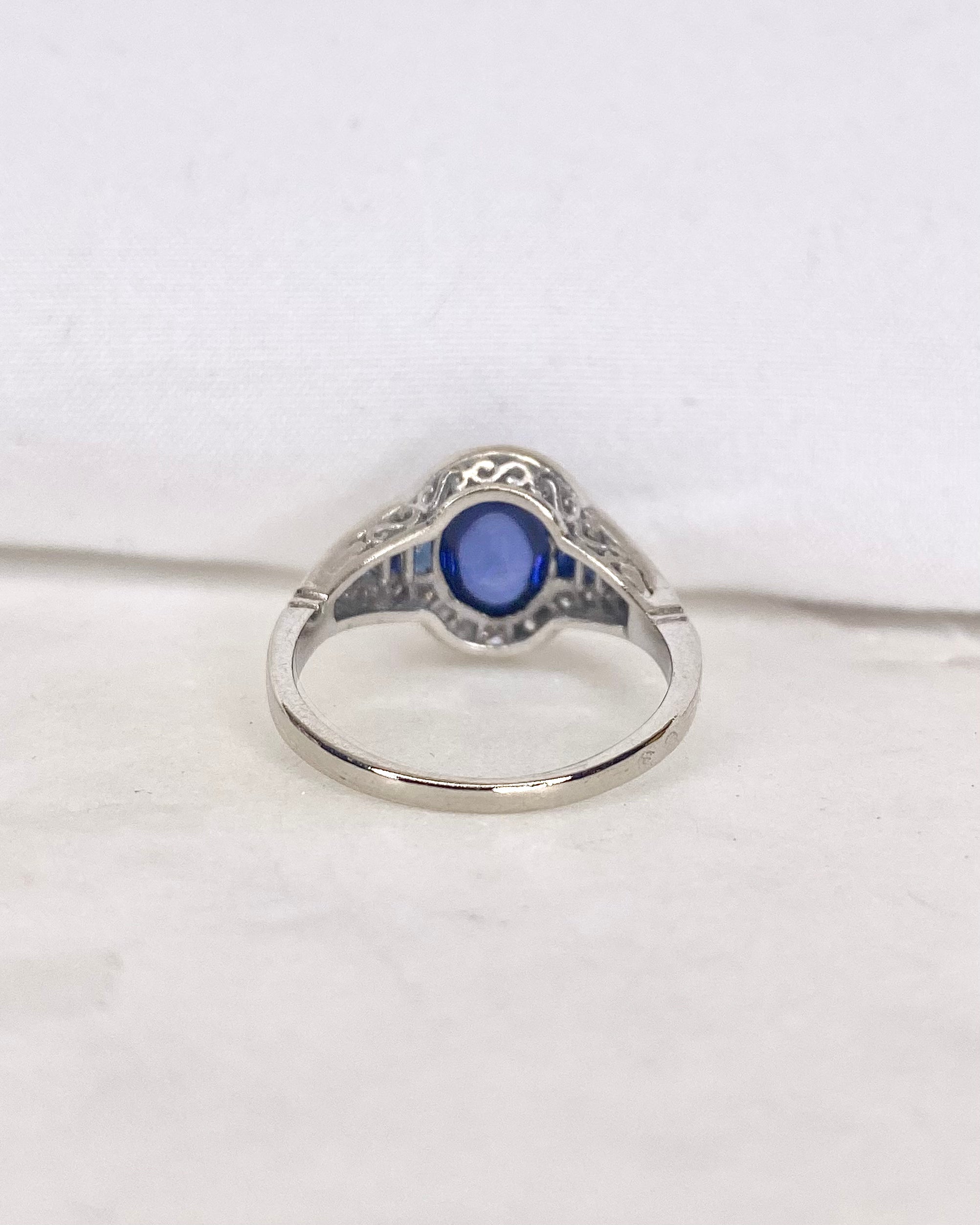 Bague style Art Déco Saphirs 2.12 carats &amp; Diamants "Sereen"