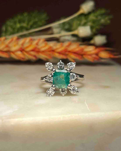 Bague Marguerite Émeraude et Diamants &quot;June&quot;