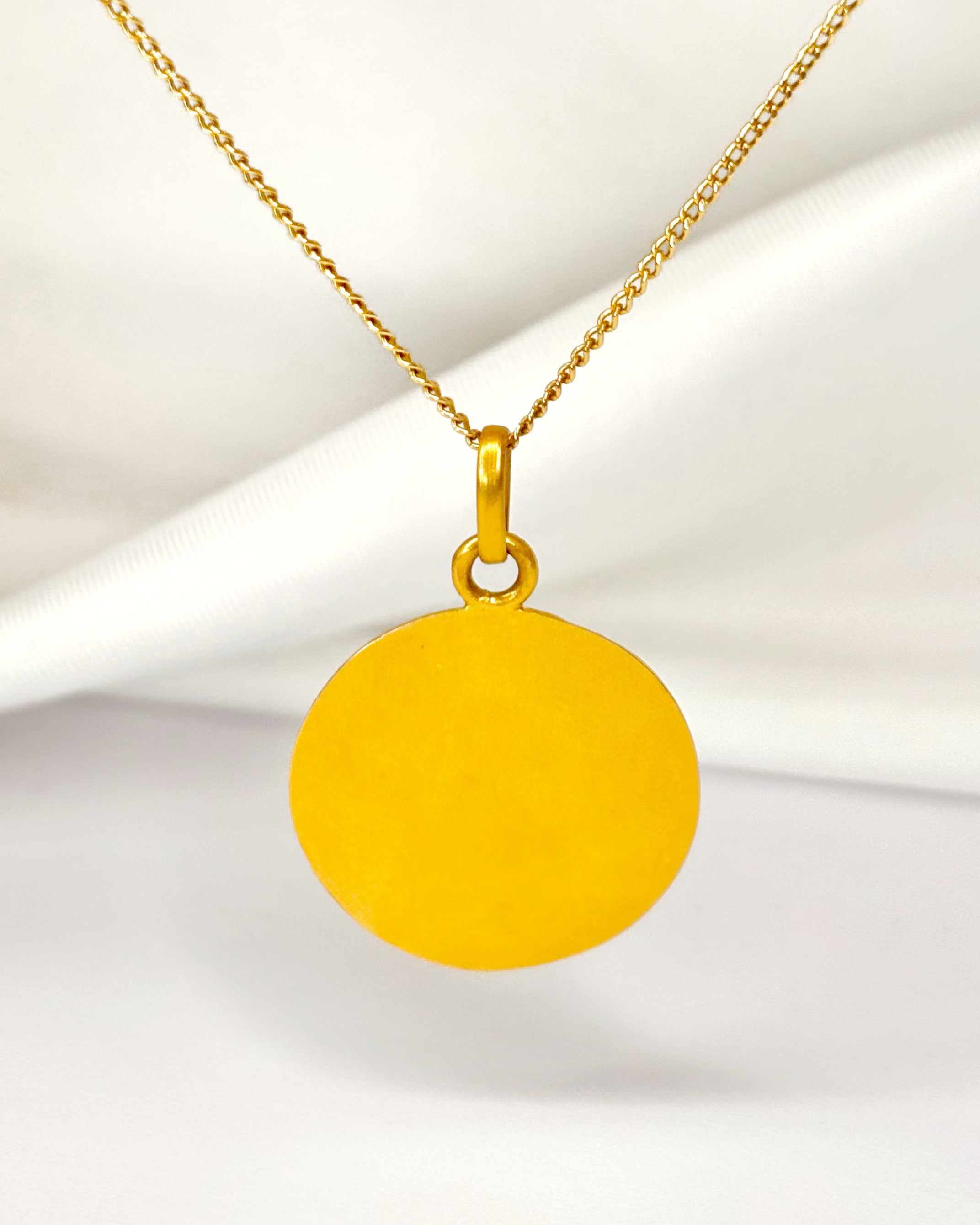 Médaillon Or Jaune 18 carats "Maria"