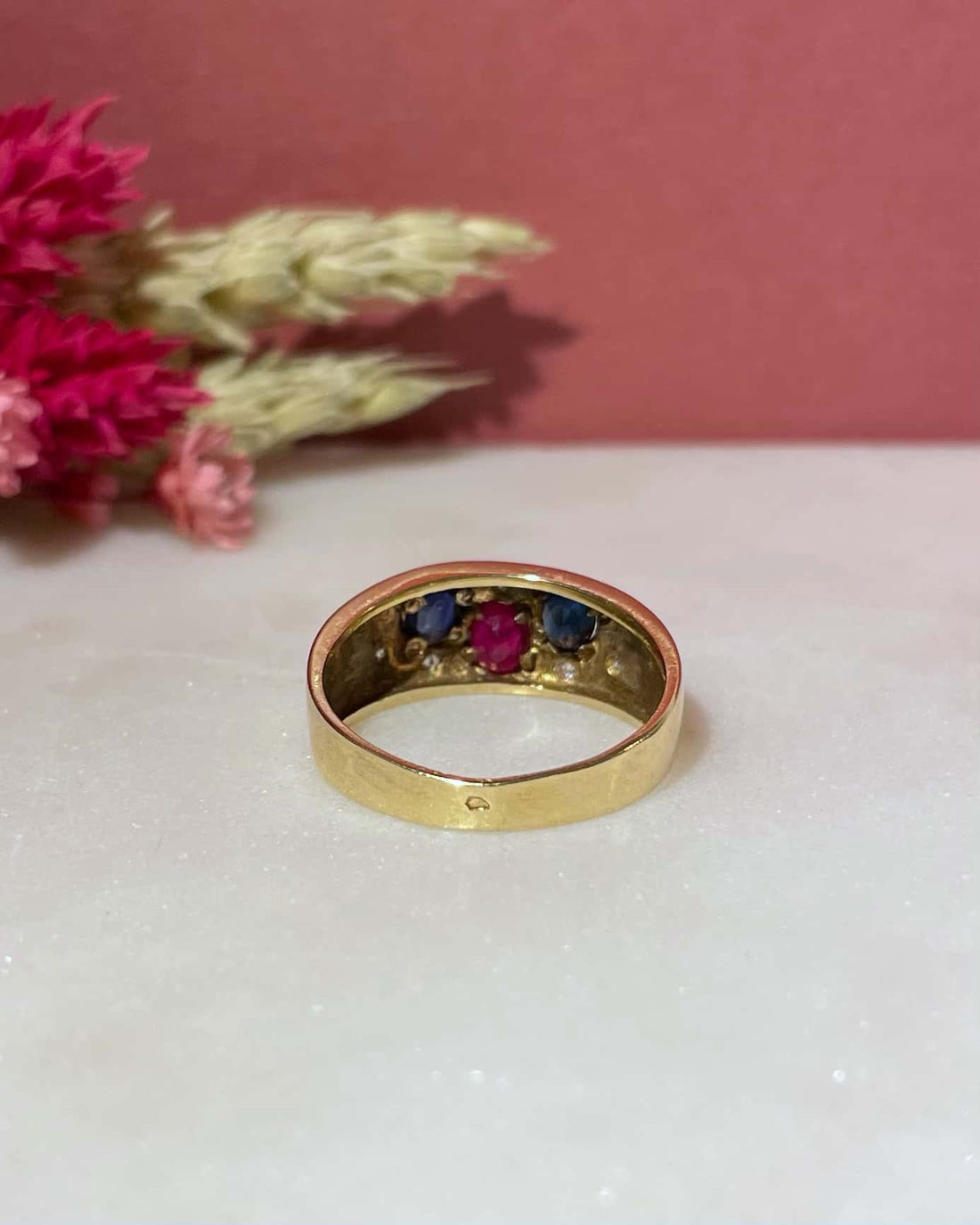 Anillo brazalete &quot;Oleander&quot; de zafiro, rubí y diamantes
