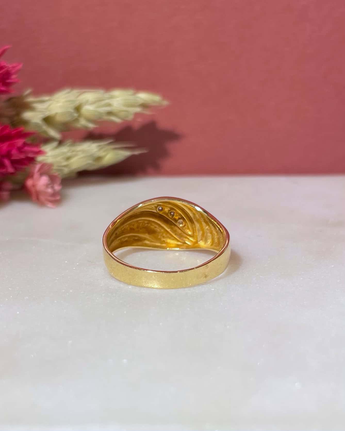 Anillo tipo brazalete con dos diamantes y oro "Corryn"